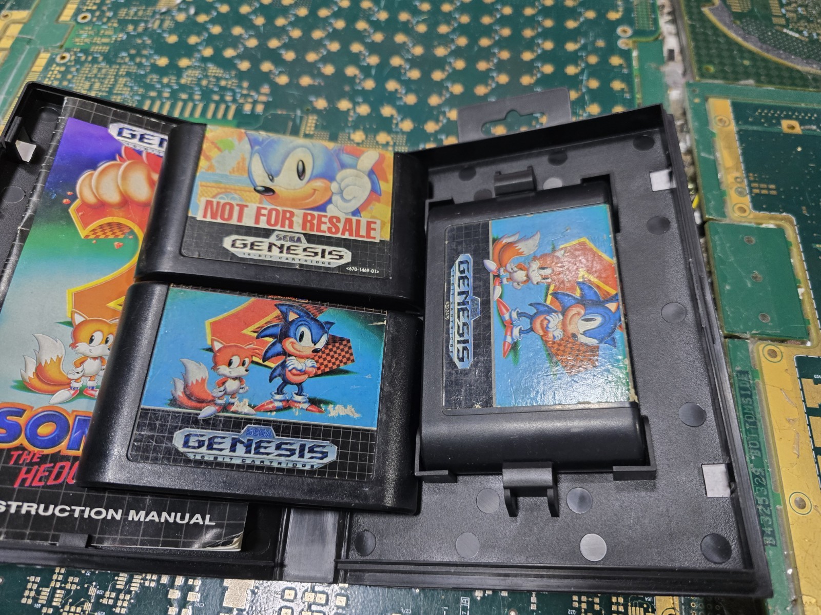 Sonic the Hedgehog 2 Sega Genesis x 2 & Original-UNTESTED- 1-CASE w/MANUAL-SEE