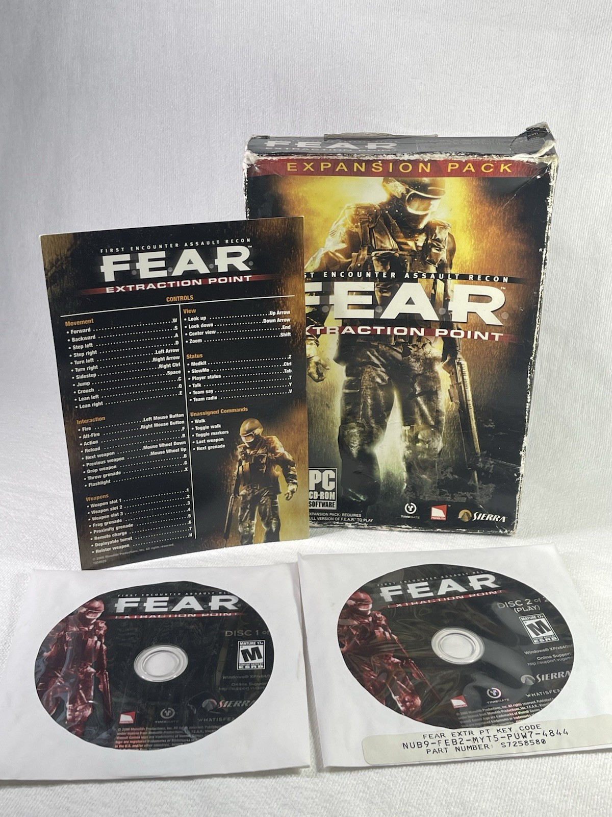 F.E.A.R Extraction Point – PC / WINDOWS GAME . (Complete In Box)
