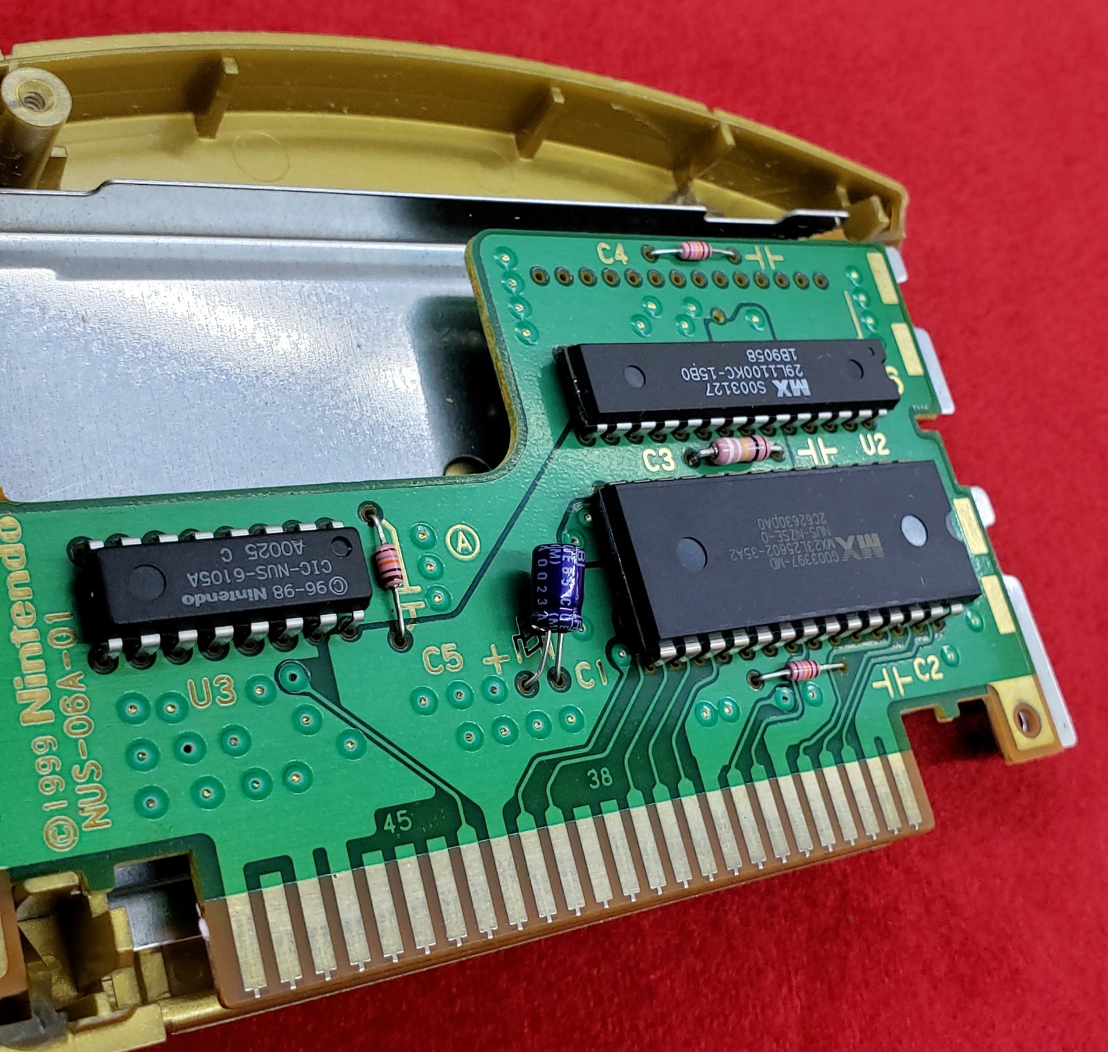 Legend of Zelda Majora’s Mask (Nintendo 64, N64 2000) Holographic – Broken Case