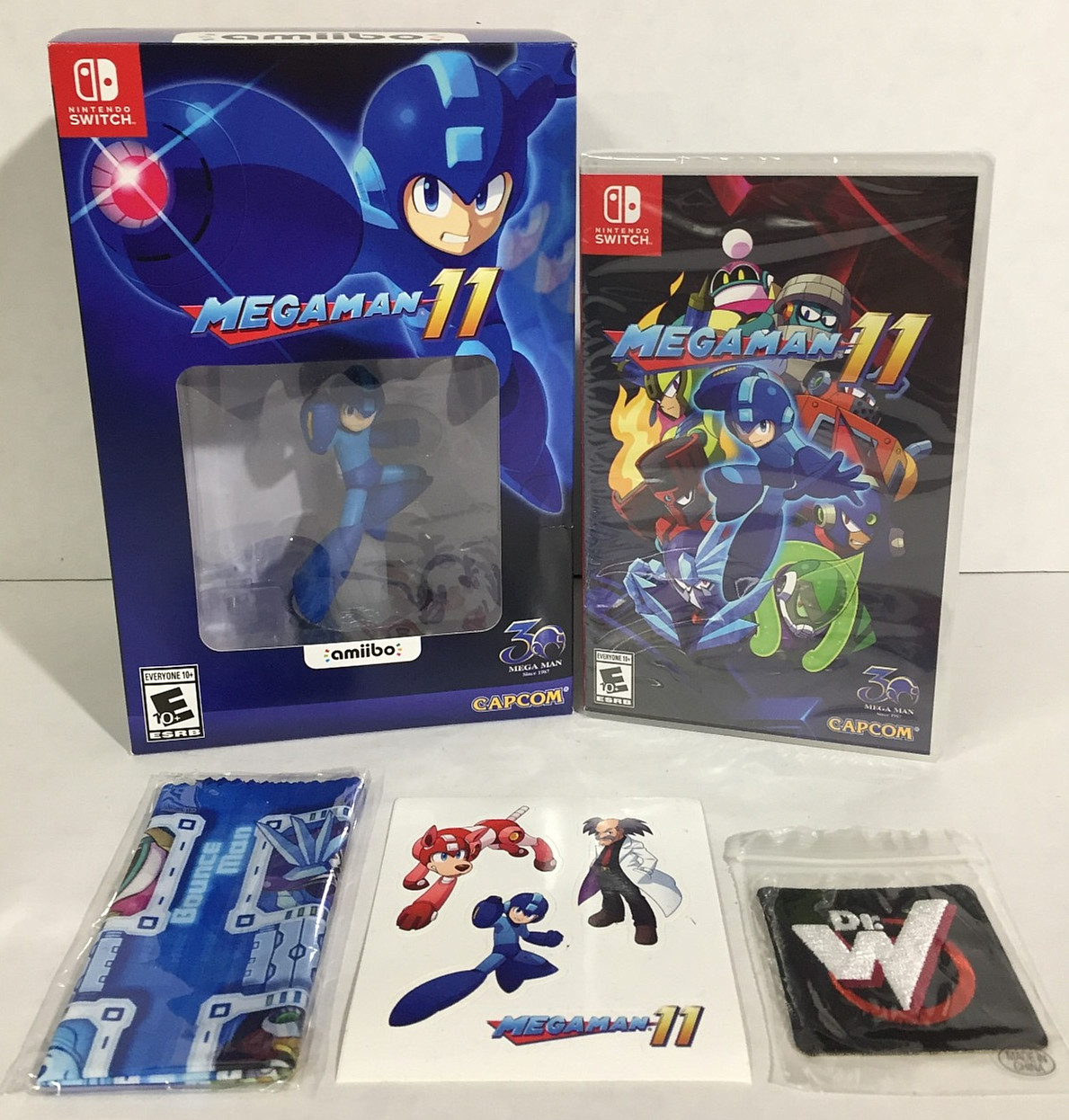 MEGA MAN 11 amiibo Edition NINTENDO SWITCH w/ SEALED Game & Figure CIB Megaman