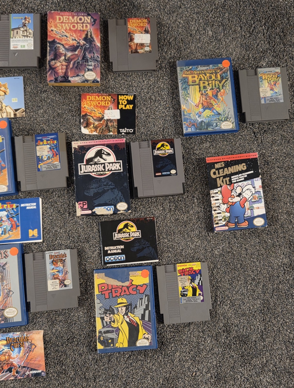 NES Nintendo Bulk Lot 1 Console 21 Games +4 Remotes + Zapper + Posters + Manual