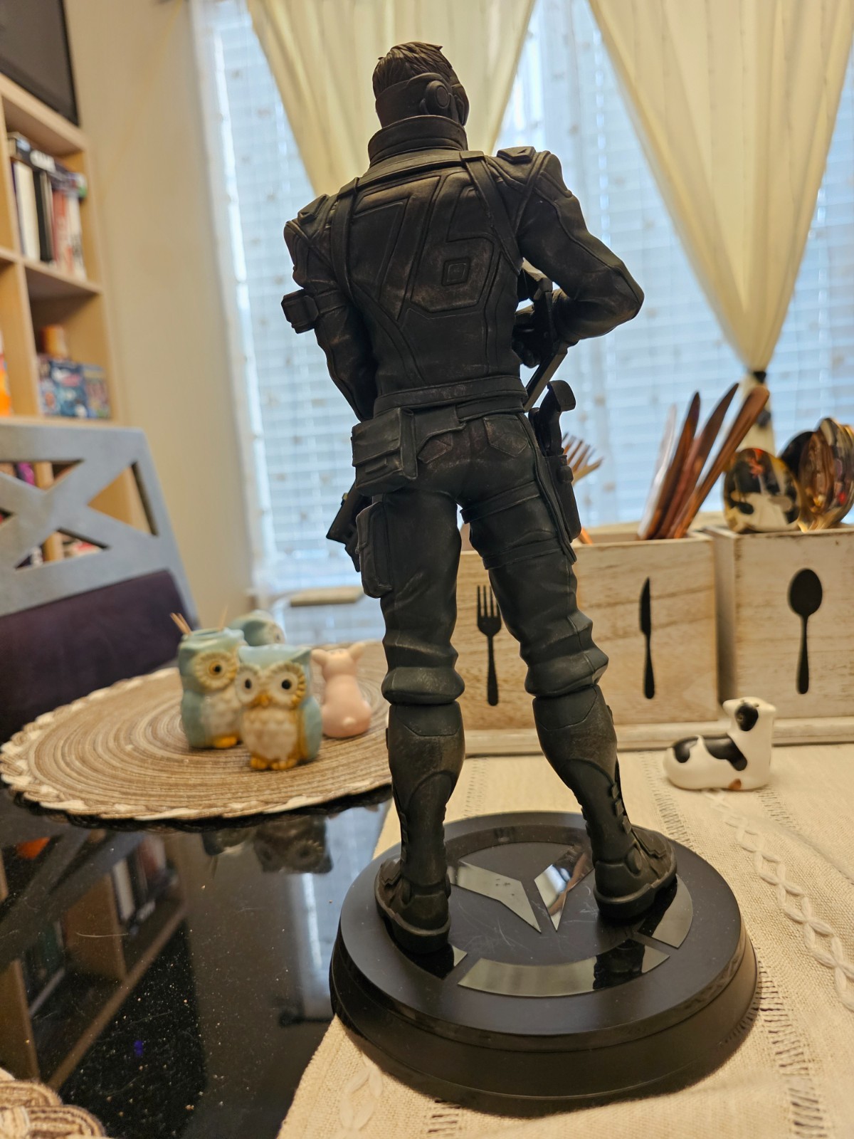 Overwatch Collectors Eedition Xbox One Statue with Game Complete