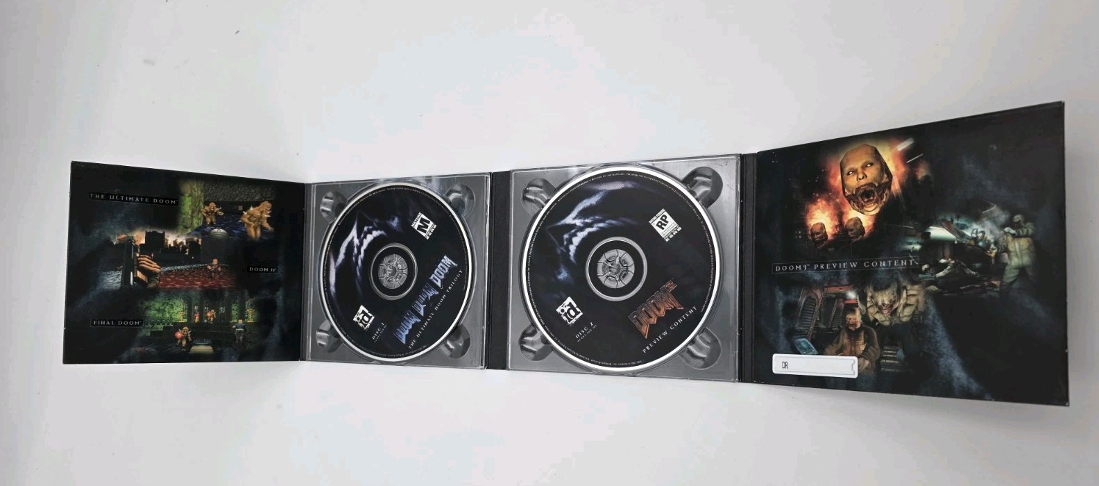 Collector’s Edition DOOM The Ultimate DOOM Trilogy 2003 Windows PC Computer Game