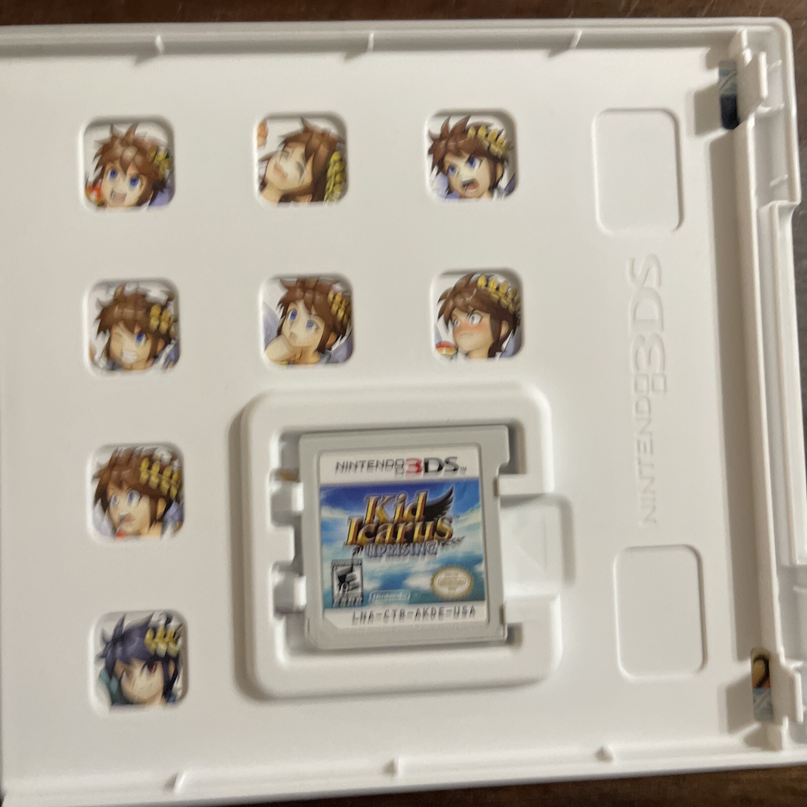 Kid Icarus: Uprising (Nintendo 3DS, 2012) CIB