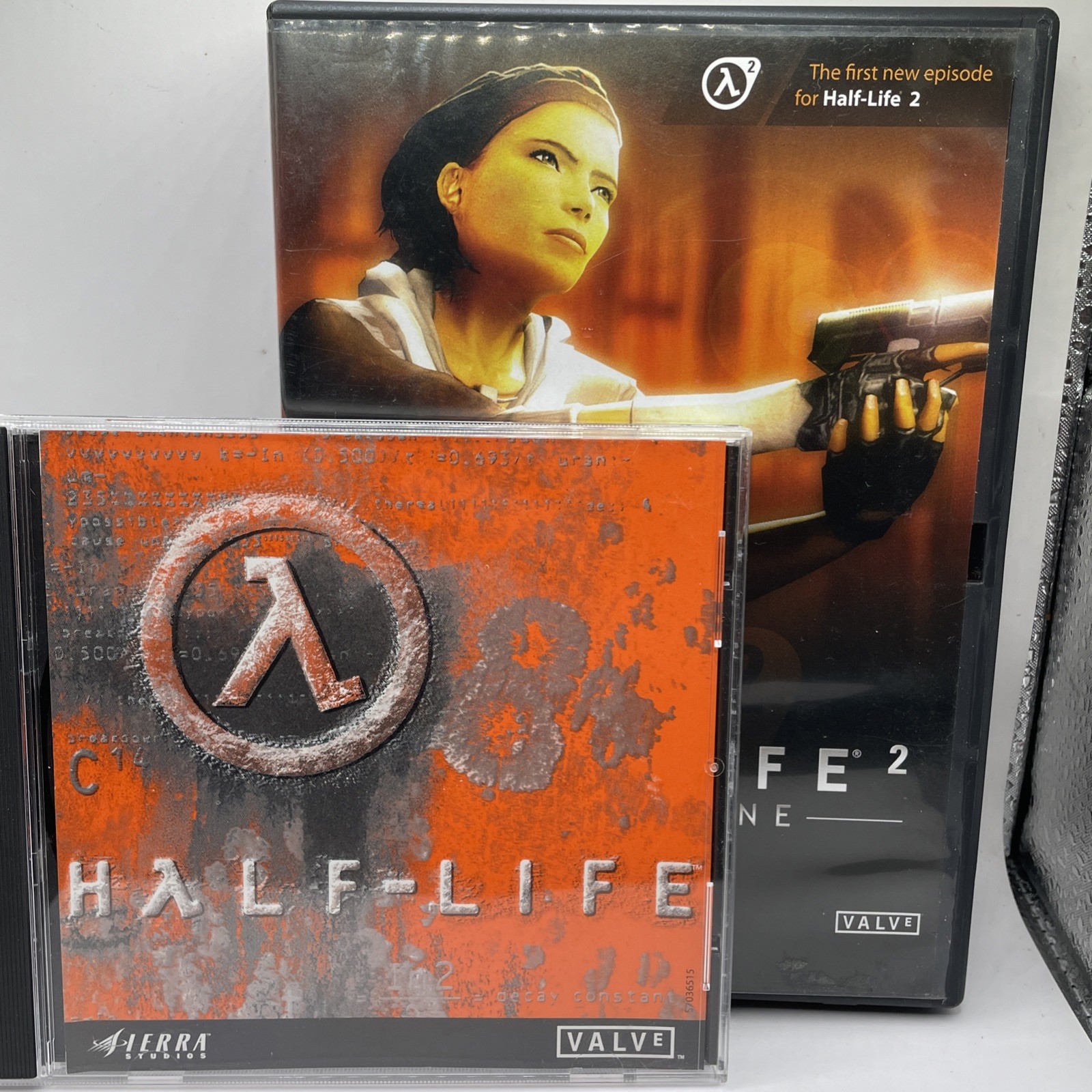 Half-Life 1 & 2 episode 1 PC CD-ROM Sierra Valve FPS Shooter tested clean discs