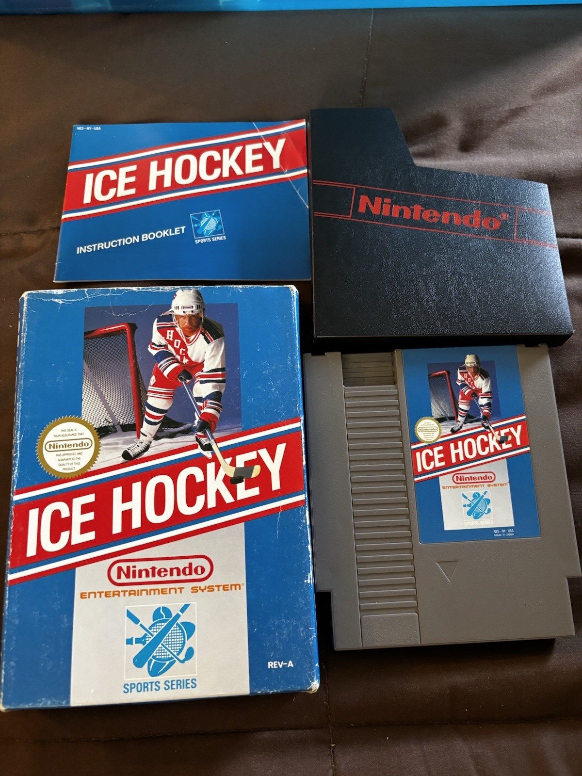 NES Nintendo – Ice Hockey – CIB Complete in Box w/ Manual –