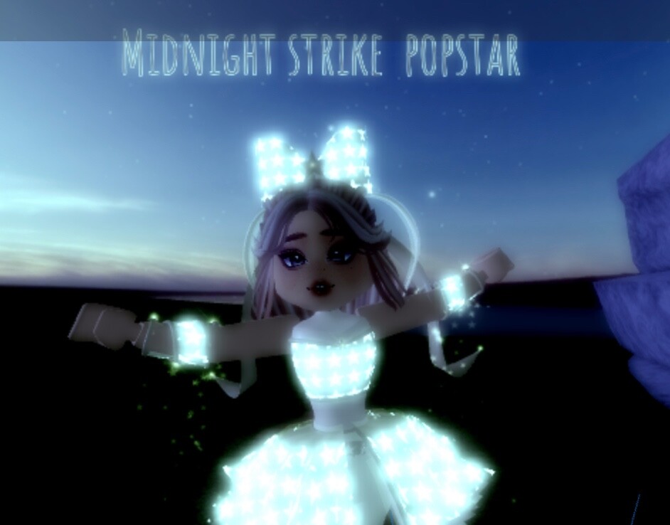 Happy new years 🎊🎉🥳 midnight strike set Royale high.   