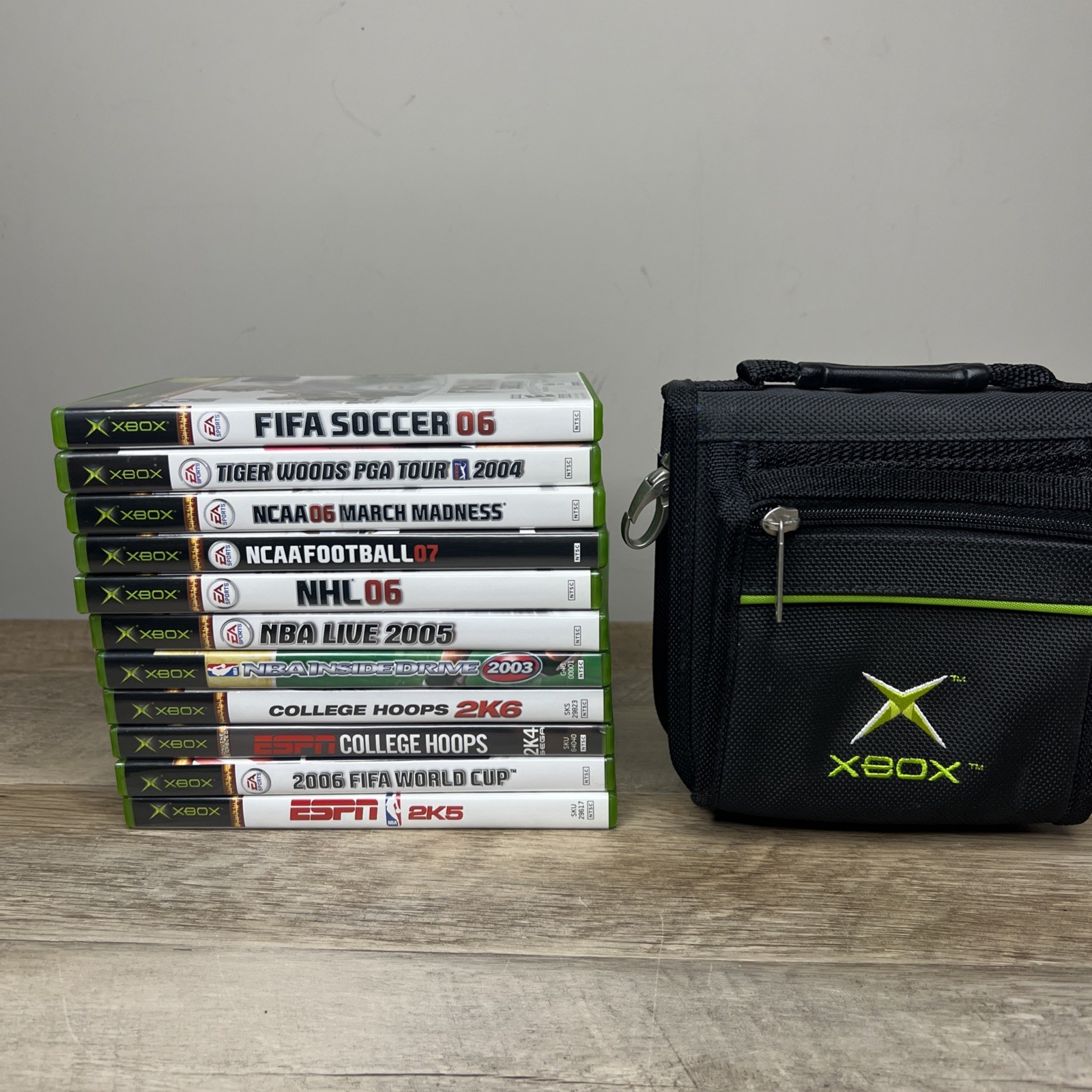 Lot Of 20+ Original Xbox Games some In Box Some Loose Discs – Comes With Case