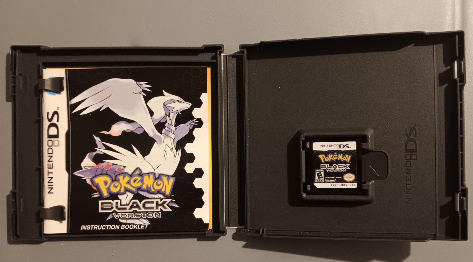 Pokemon Black Version (Includes Game case and manual)