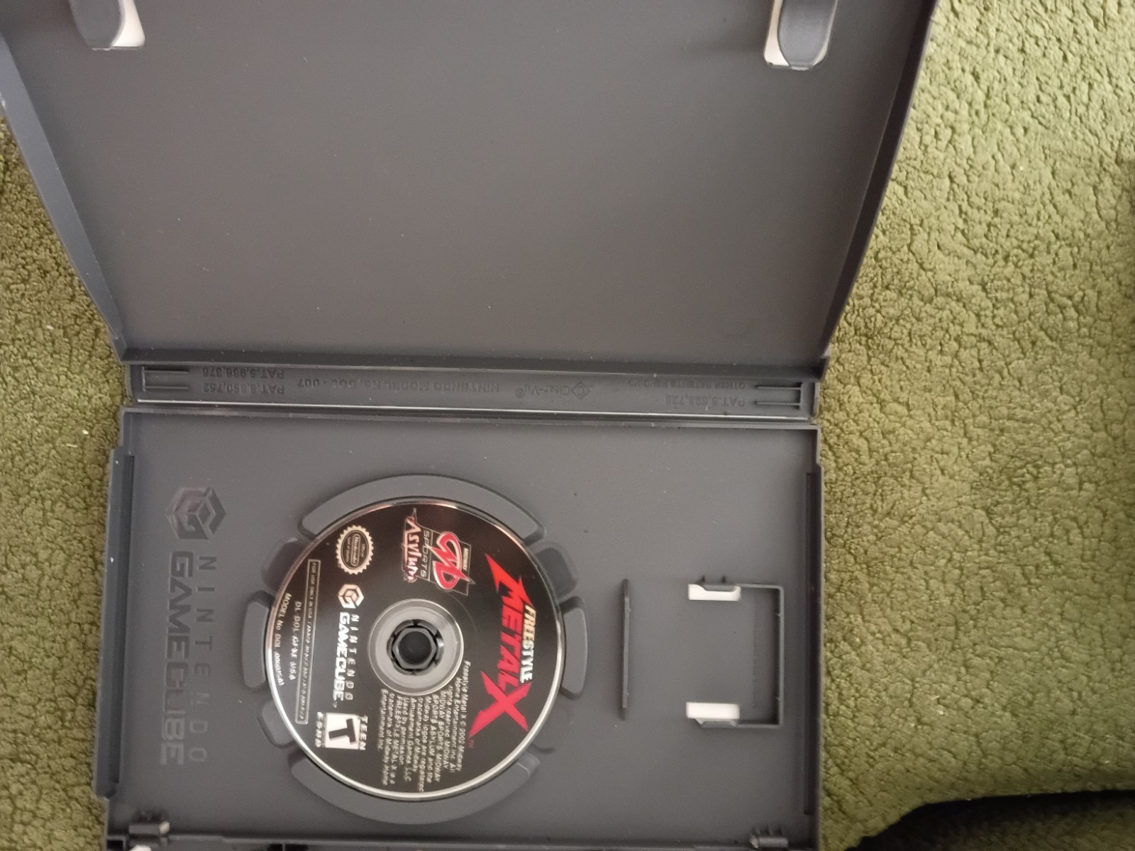 Midway Freestyle Metal X Nintendo GameCube Motocross Racing Multiplayer T 2003