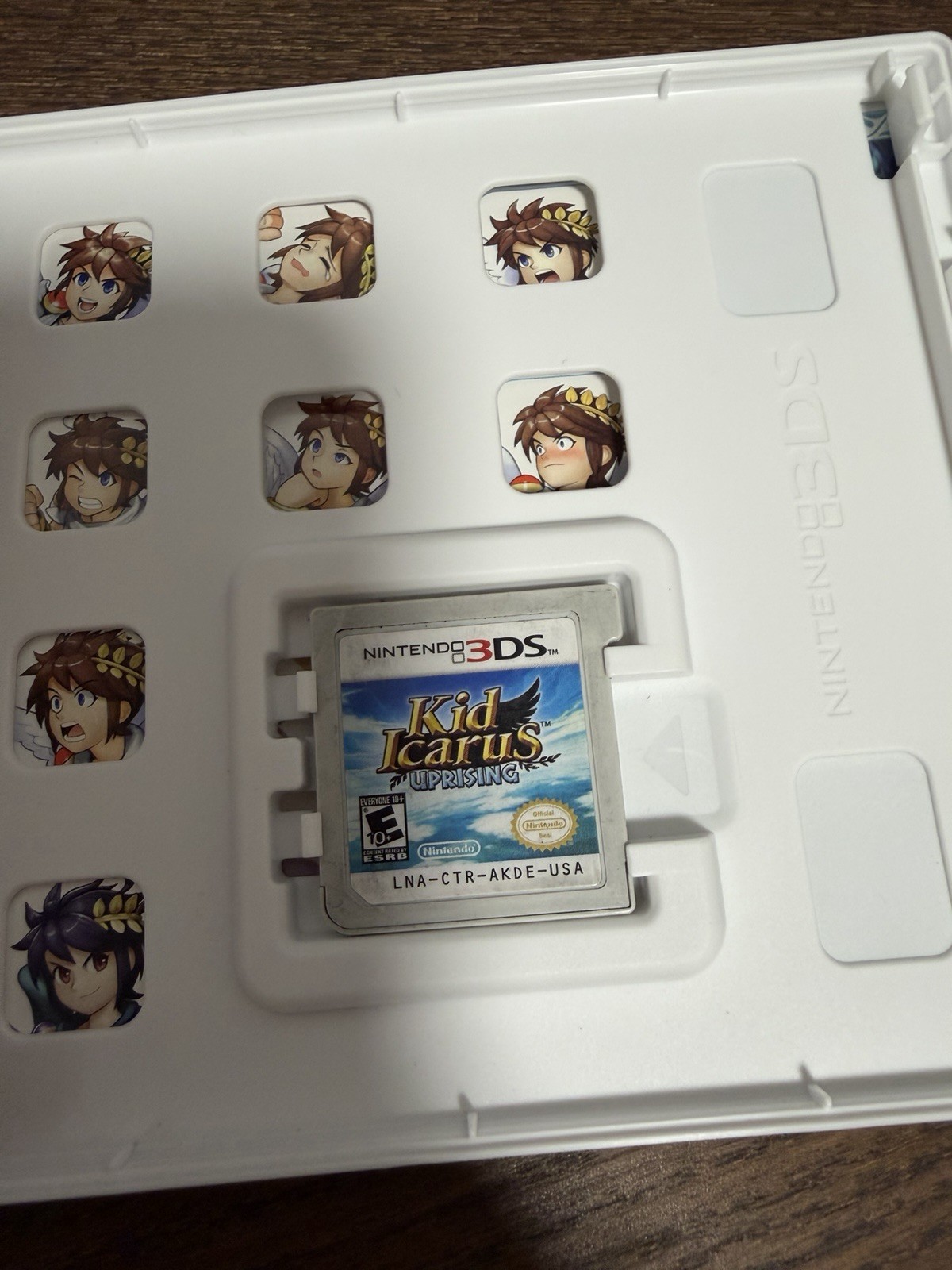 Kid Icarus Uprising Nintendo 3DS – Complete In Case