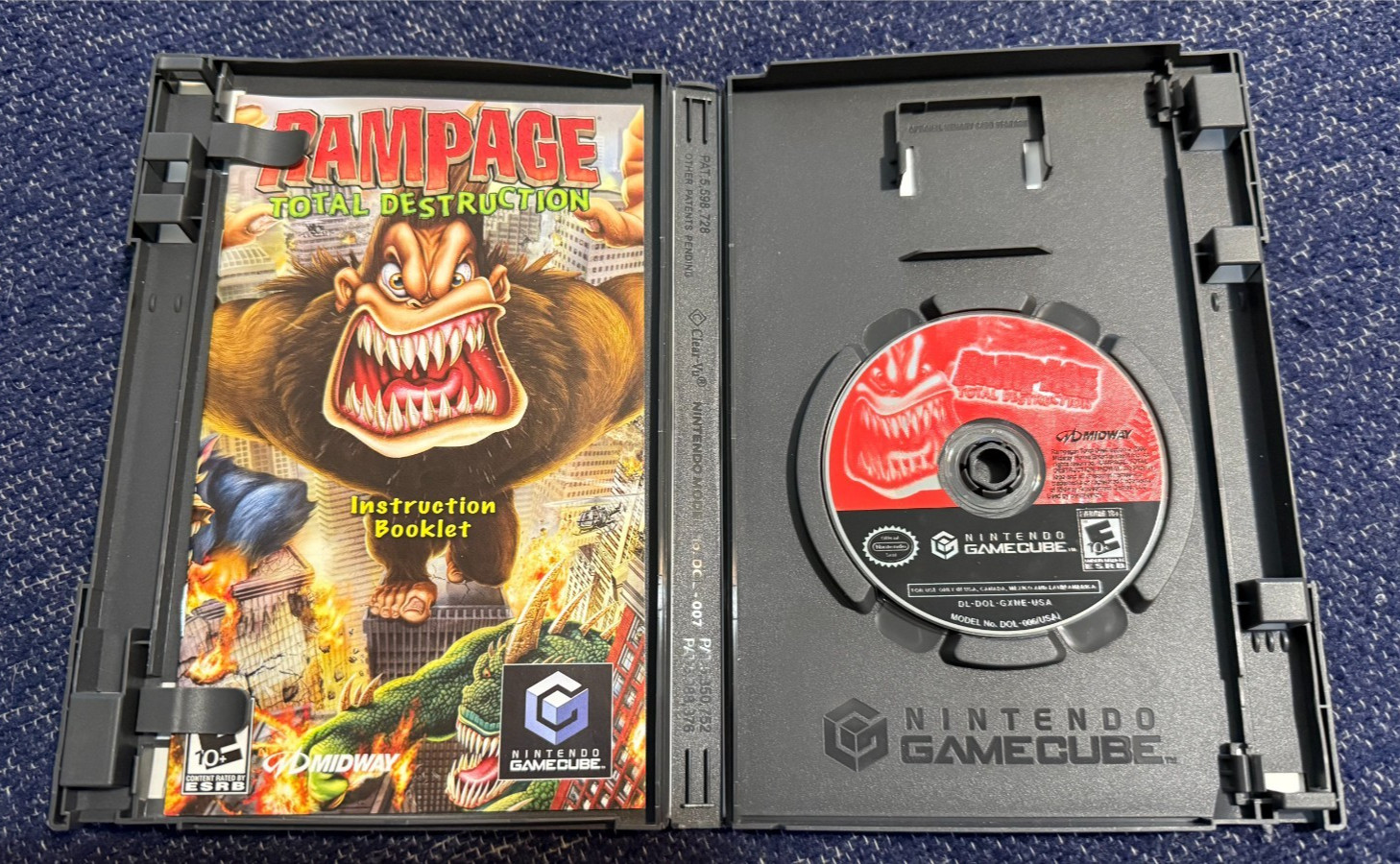 CIB 2006 Rampage Total Destruction Nintendo GameCube Manual & Registration Card