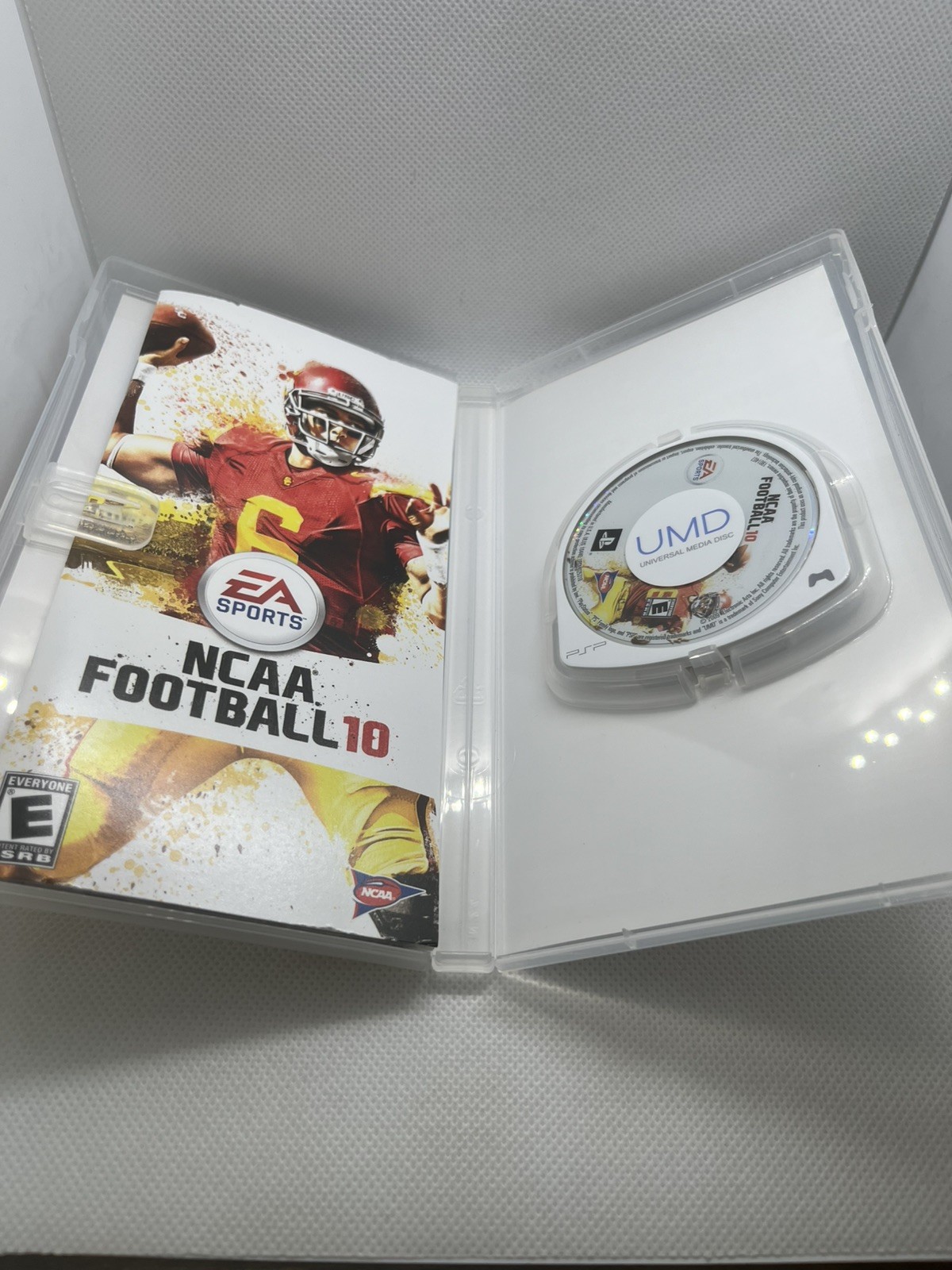 CIB – NCAA FOOTBALL 10 for PLAYSTATION PSP w/ MANUAL VIDEO GAME, AND CASE ! NICE