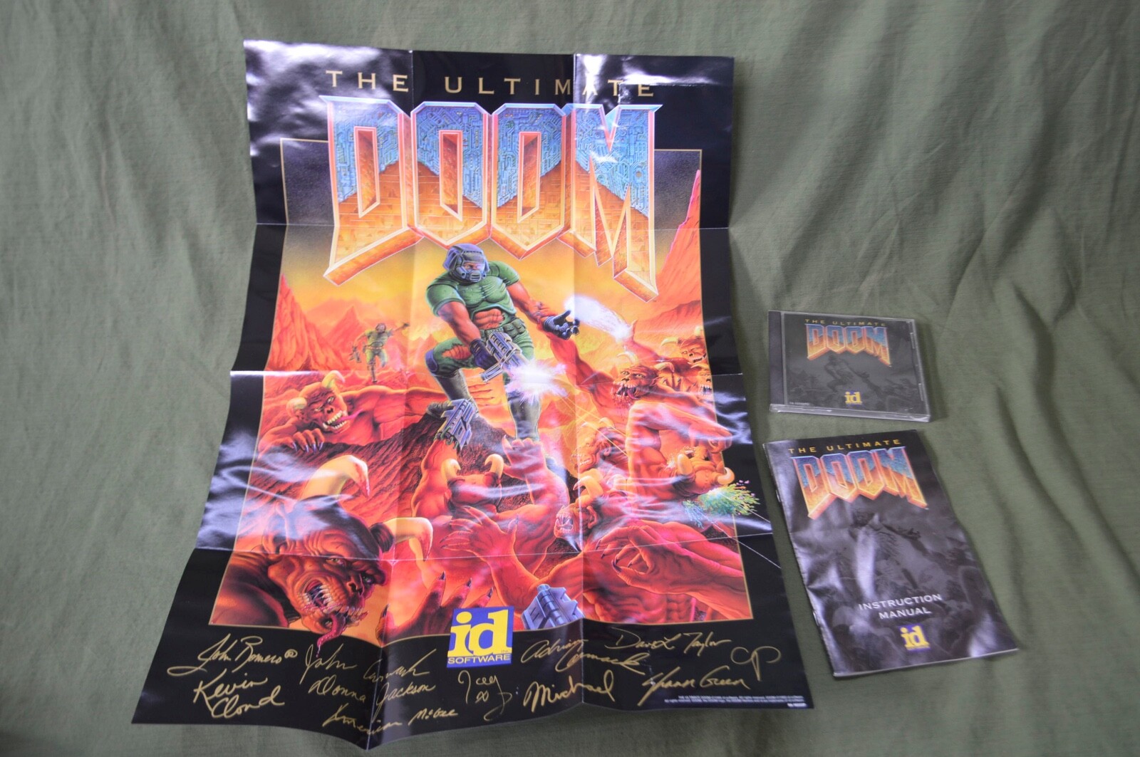 The Ultimate Doom PC Game Windows 95 ID Software Manual Original Art