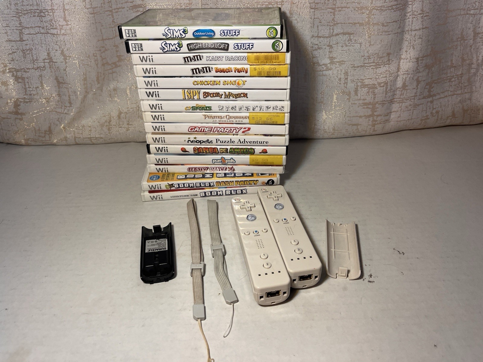 15 Used Wii Games, 2 Aftermarket Controllers Untested