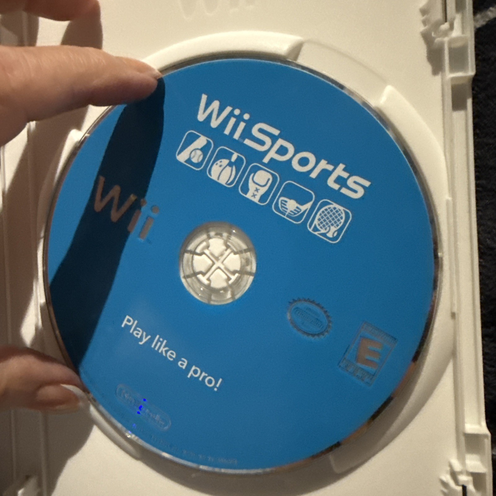 Wii Sports Nintendo Selects Edition w/ Hard Case Manual Inserts Complete