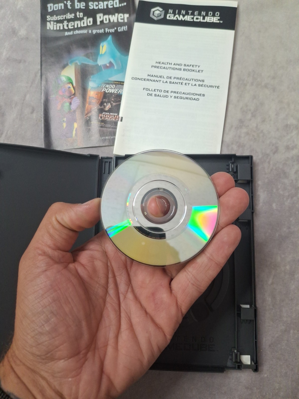 Luigi’s Mansion – (Nintendo GameCube, 2003)