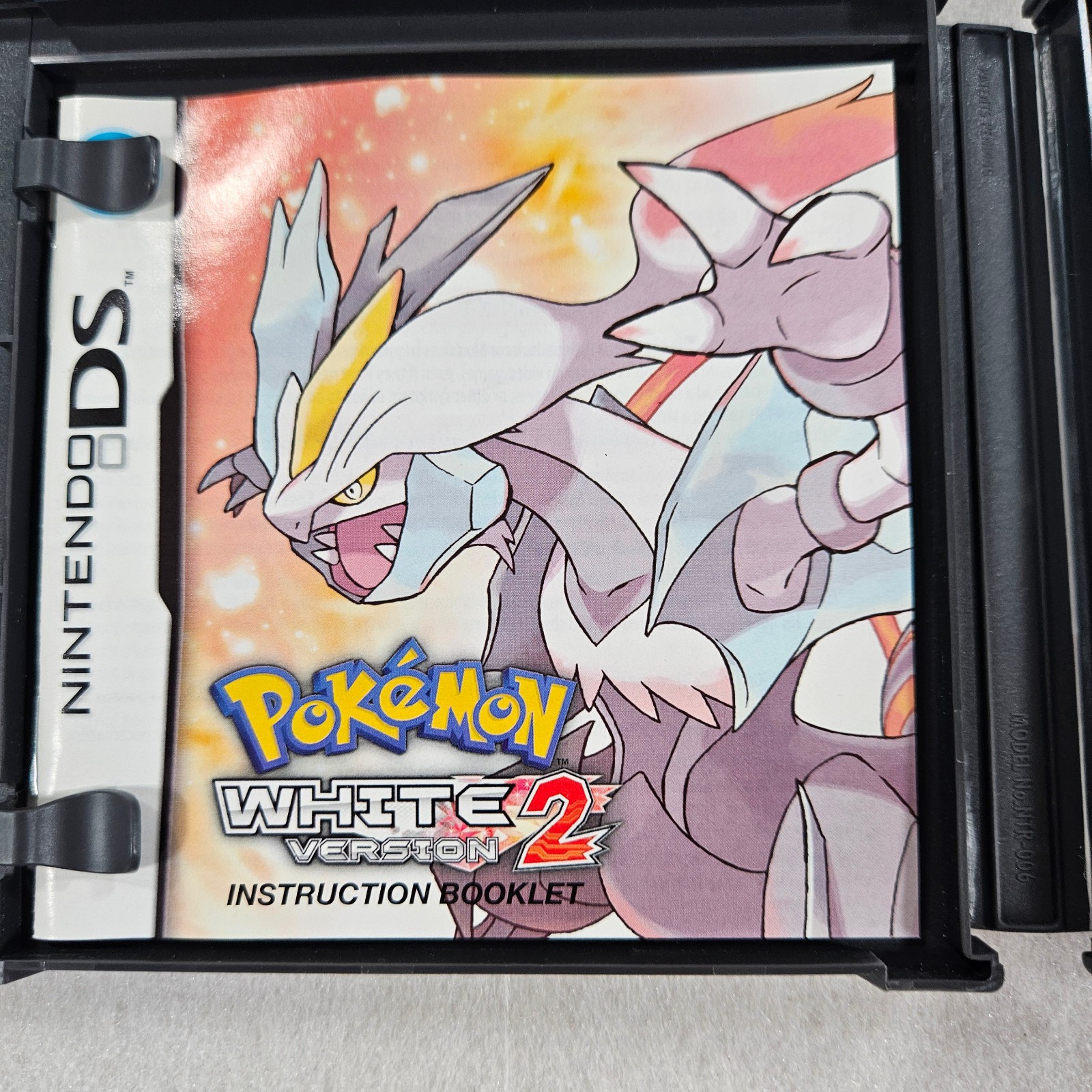 Pokemon White Version 2 Nintendo DS Authentic Complete In Box CIB Manual Tested