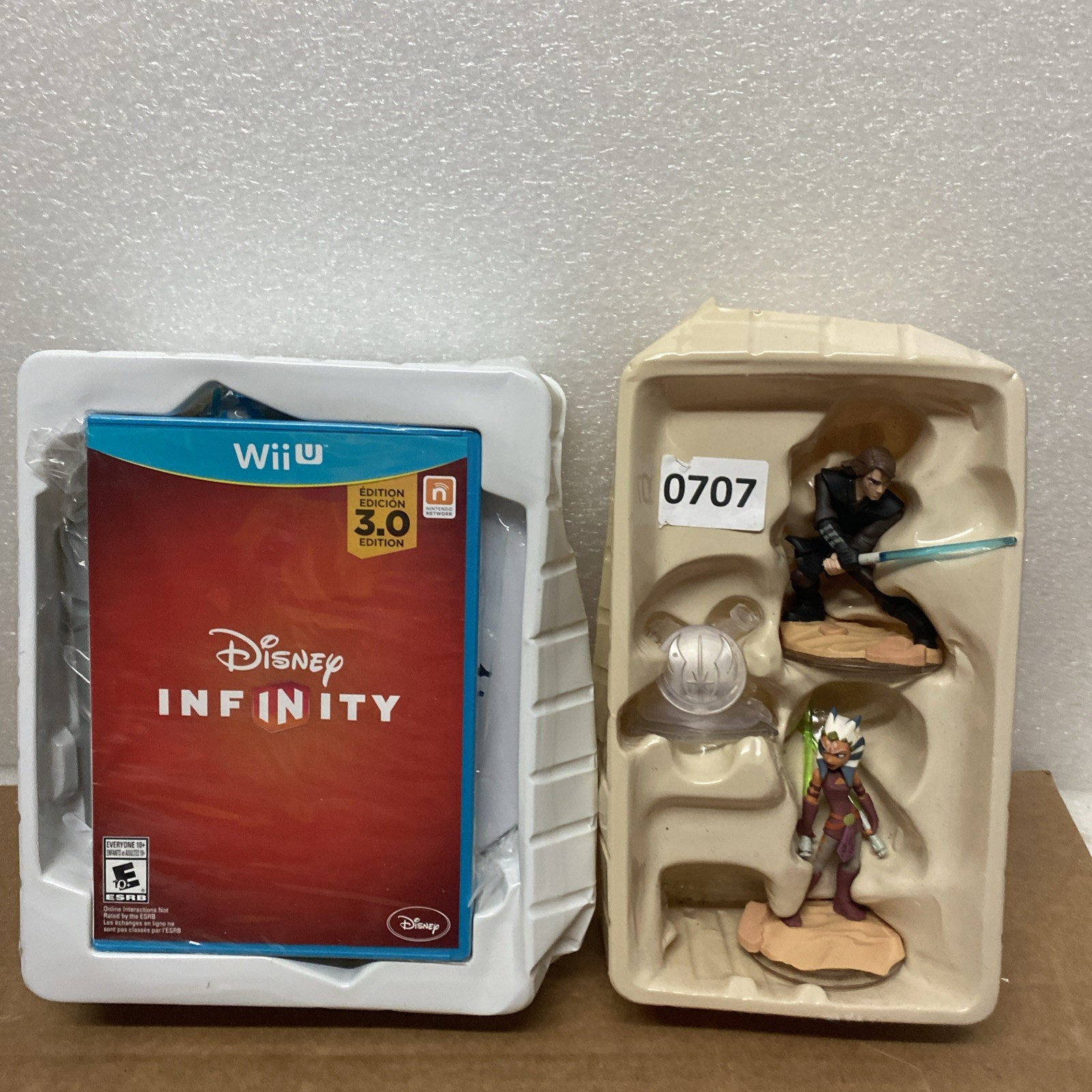 Nintendo WII U Disney Infinity STAR WARS 3.0 Starter Pack Game