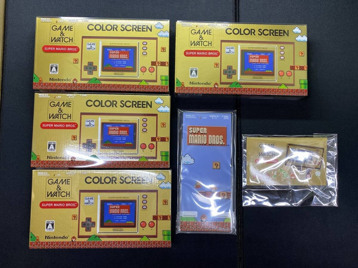 Nintendo Game & Watch Super Mario Bros 4-Unit Set With Bonus Pin Badge and Phone