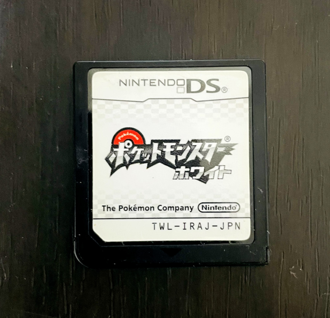 Pocket Monsters White Nintendo DS 2010 Bandai Japanese Version TWL-IRAJ-JPN