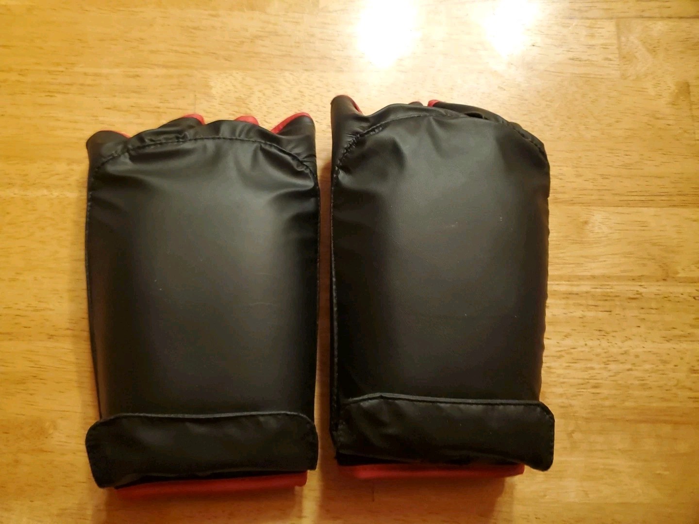 Don King Boxing Gloves Bundle Nintendo Wii 2009 Excellent Condition