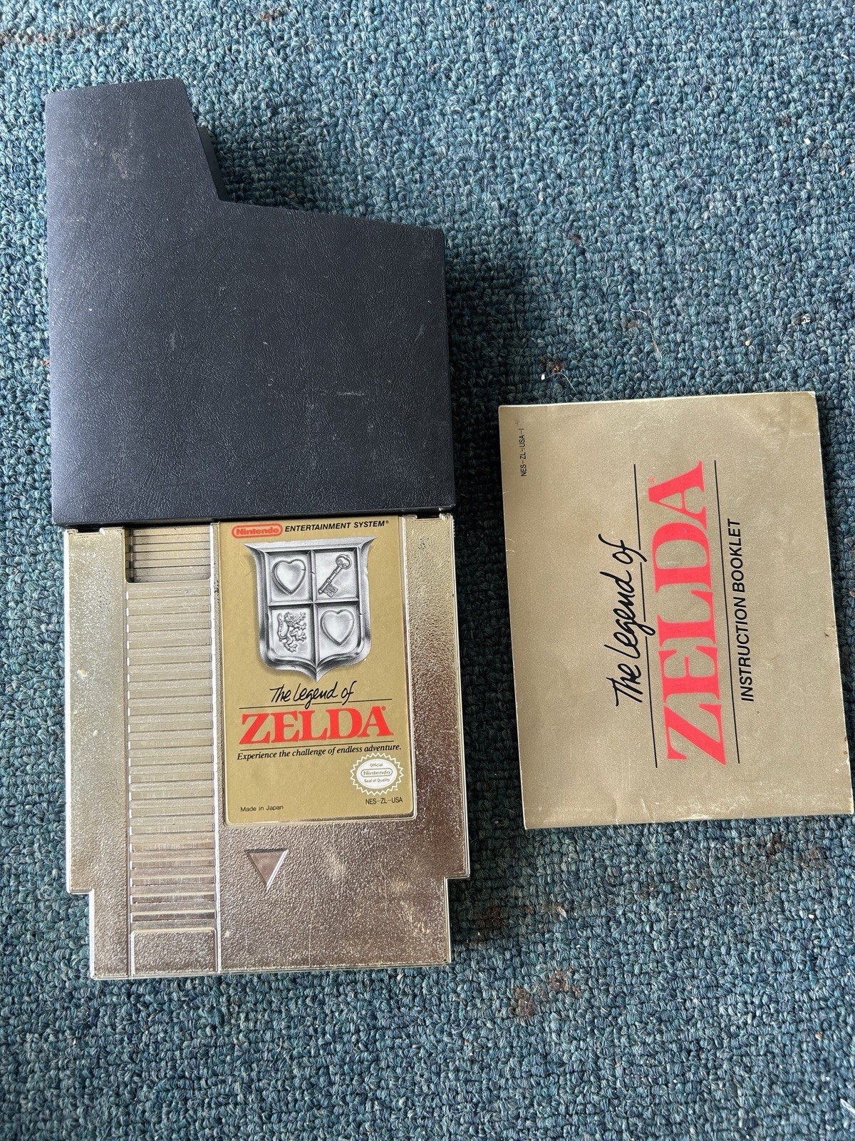The Legend of Zelda (Nintendo NES 1985) Authentic Gold Cartridge W Manual Sleeve