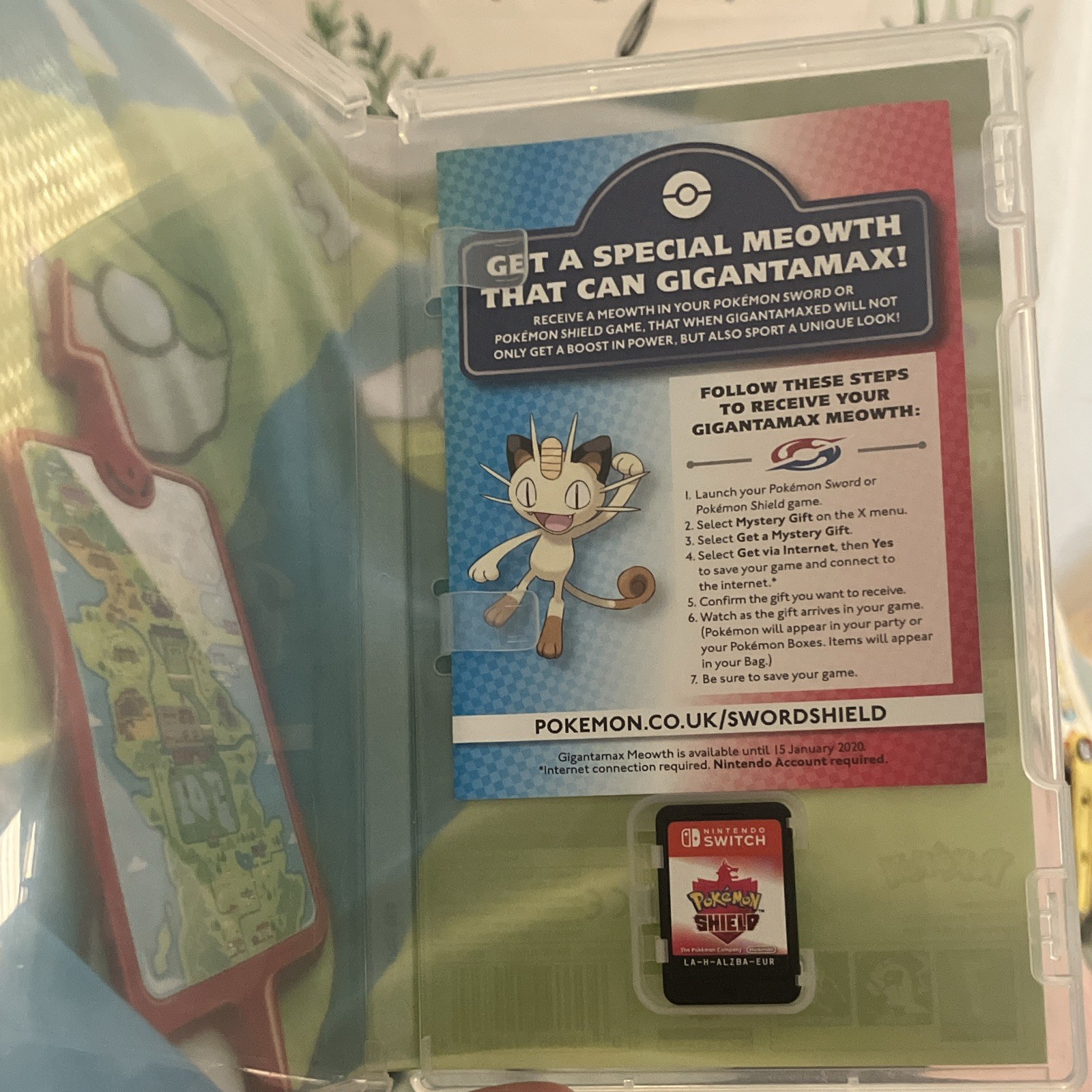 Nintendo Pokemon Shield (Switch, 2019) PAL PEGI 7 Case + Meowth Insert