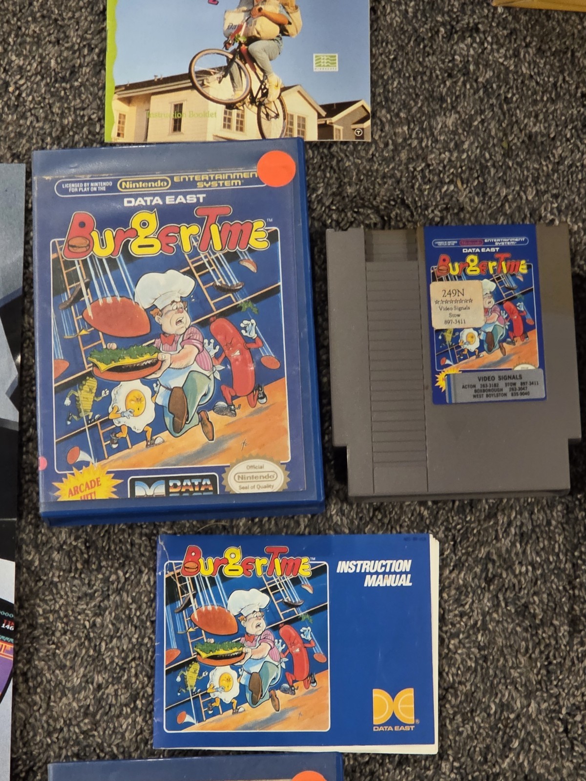 NES Nintendo Bulk Lot 1 Console 21 Games +4 Remotes + Zapper + Posters + Manual