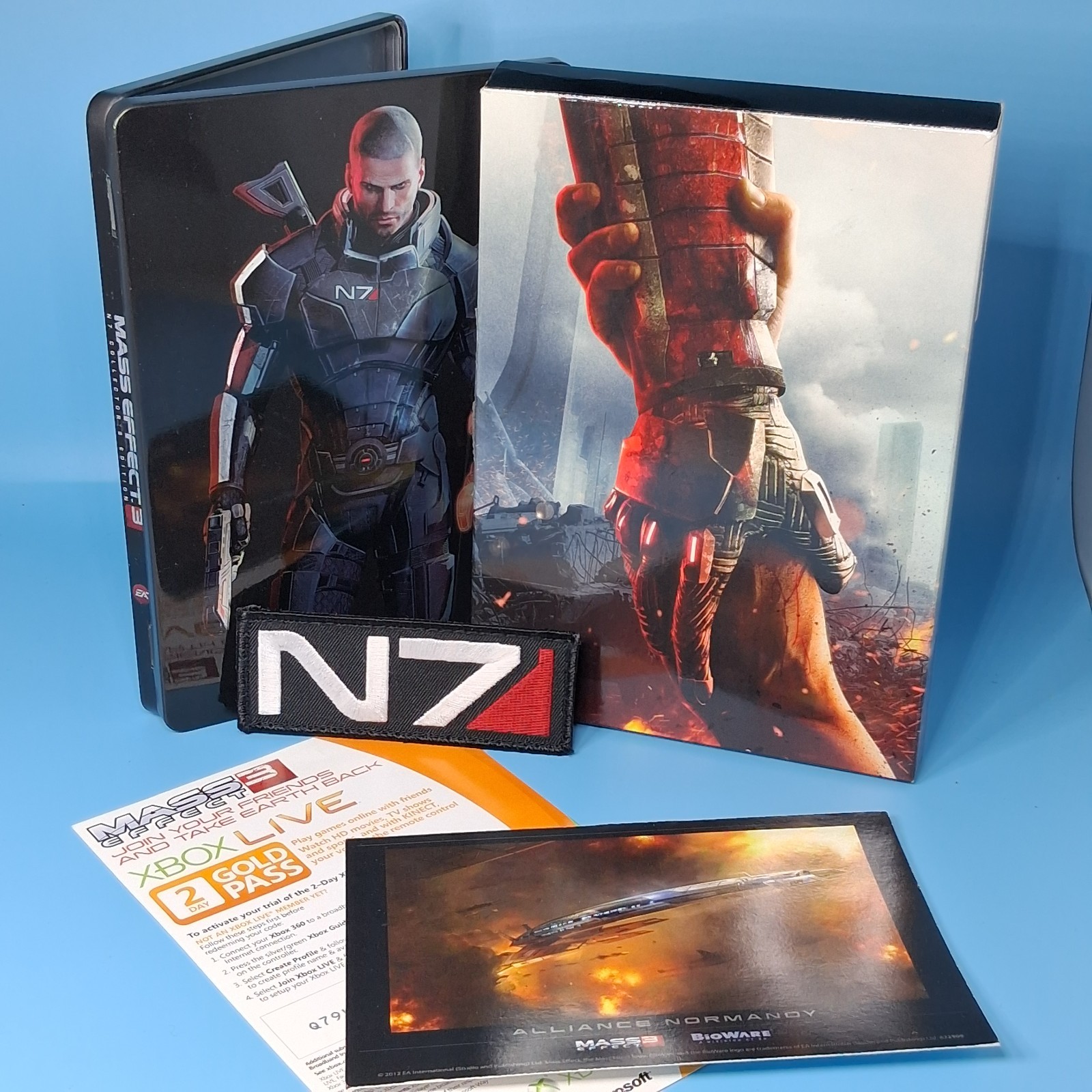 (No Game) Mass Effect 3 N7 Collectors Edition (Box / Steel Book / Patch / Cards)