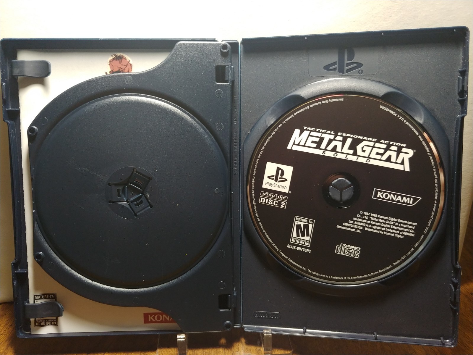 Metal Gear Solid Tactical Espionage Action Playstation PS1 Long Box CIB Complete
