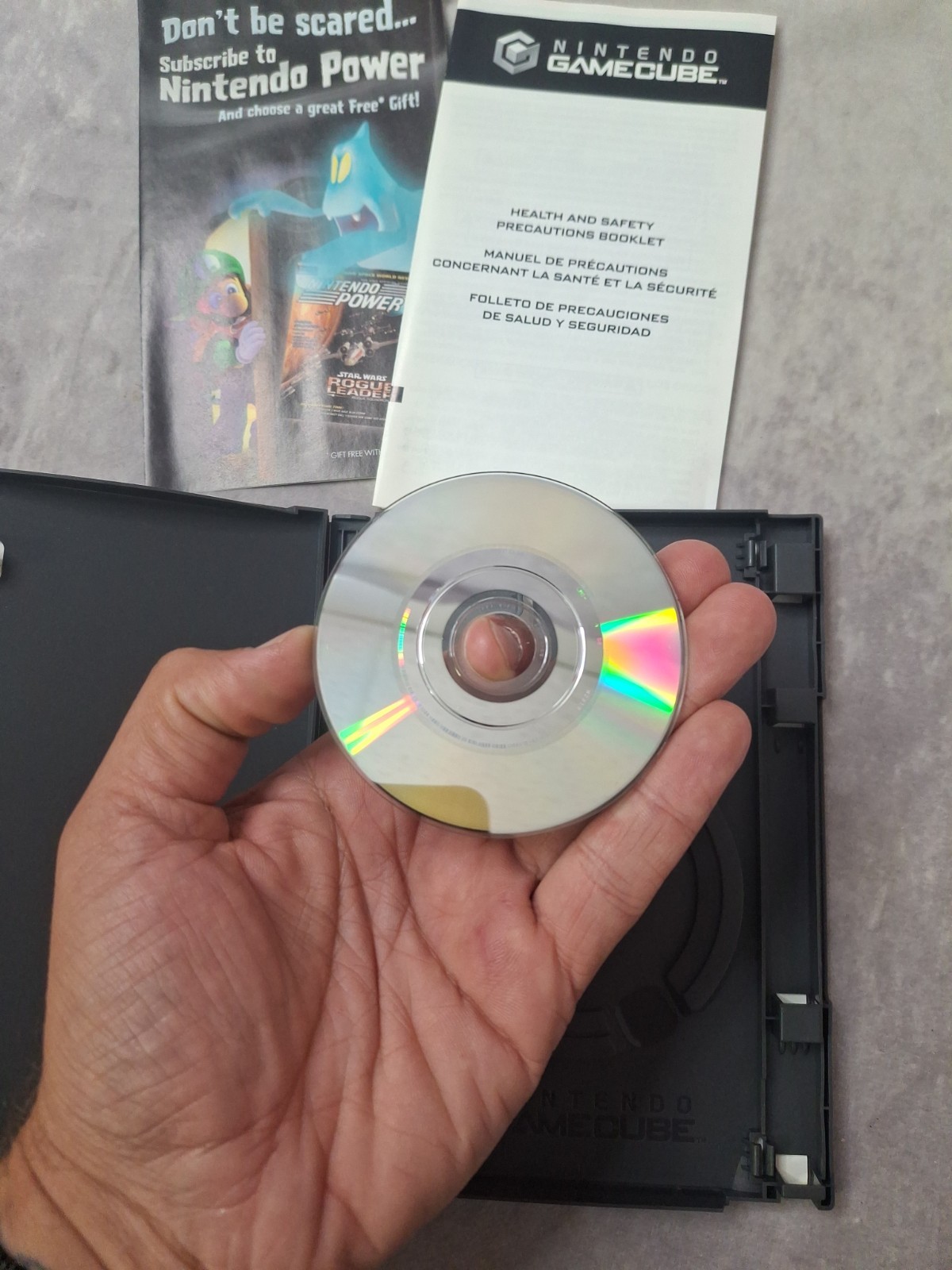 Luigi’s Mansion – (Nintendo GameCube, 2003)