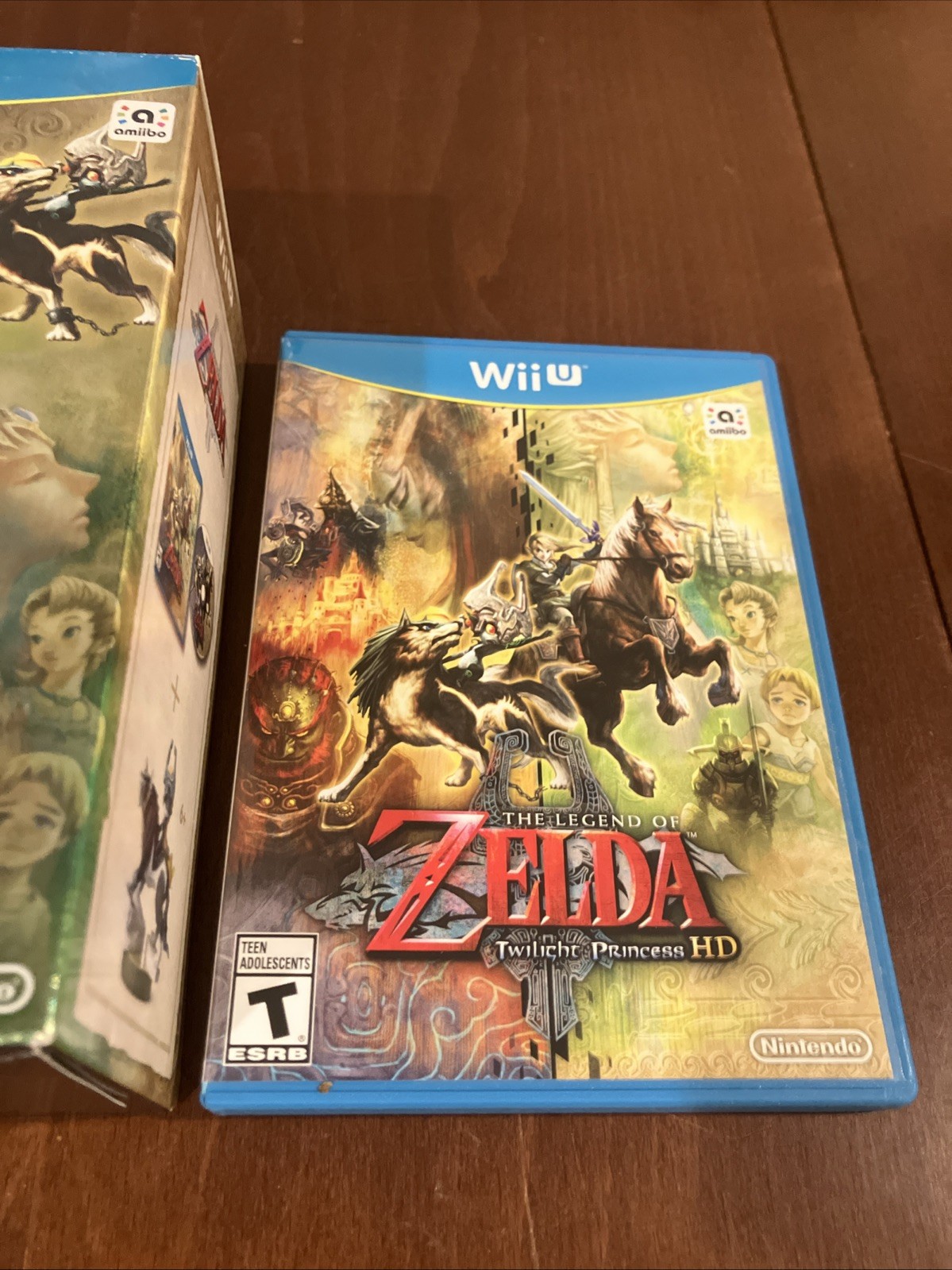 Legend of Zelda Twilight Princess HD + Wolf Link amiibo Figure for Wii U
