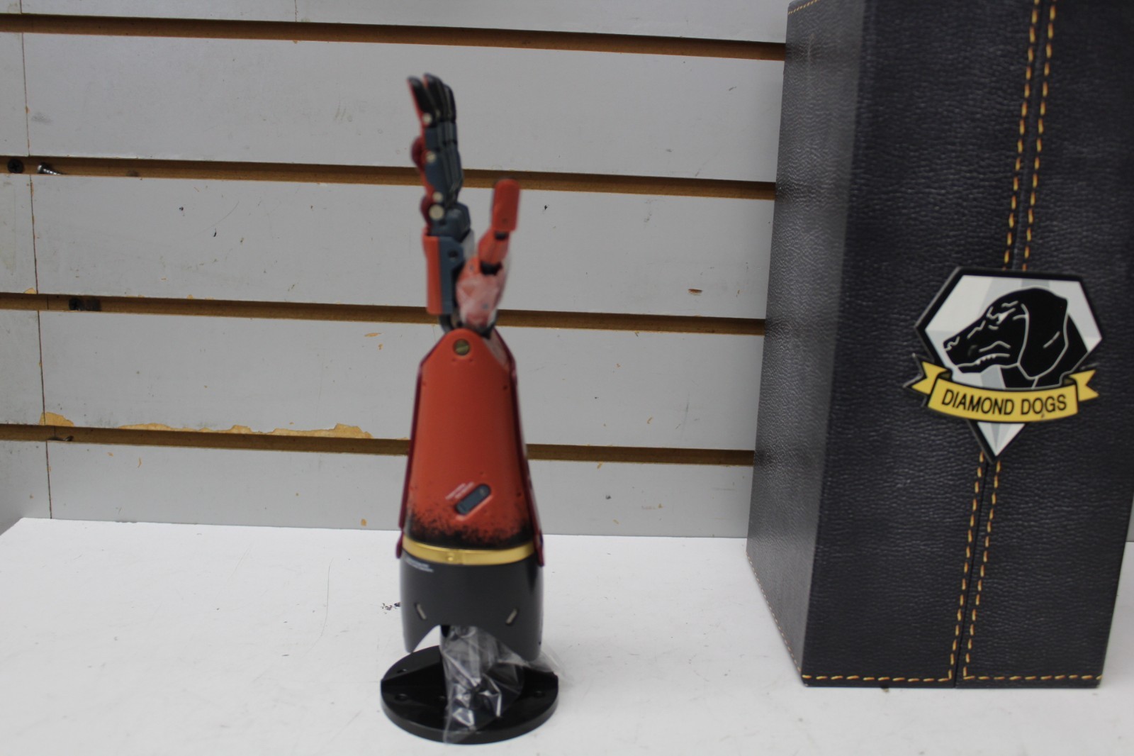 Metal Gear Solid V Phantom Pain Collector’s Edition Bionic Arm Diamond Dogs