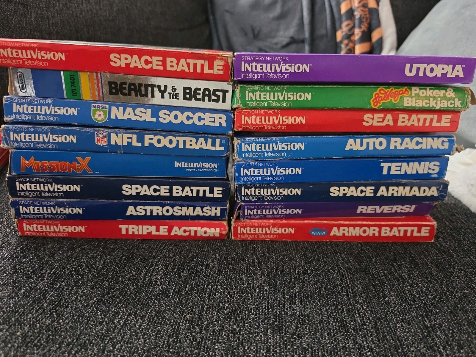 INTELLIVISION GAME BUNDLE. 16 GAMES ALL CIB WITH 2 OVERLAYS.