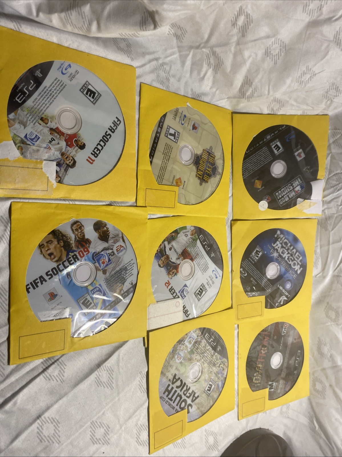 VIDEO GAMES/XBOX/PLAYSTION/WII/UNTESTED/NO CASES 30+ GAMES