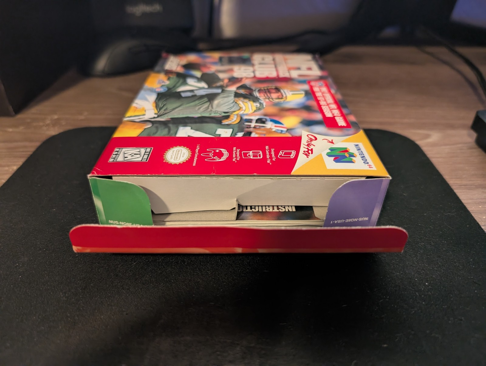 NFL Quarterback Club 98 (Nintendo 64, 1997) Authentic – Complete CIB – Reg Card