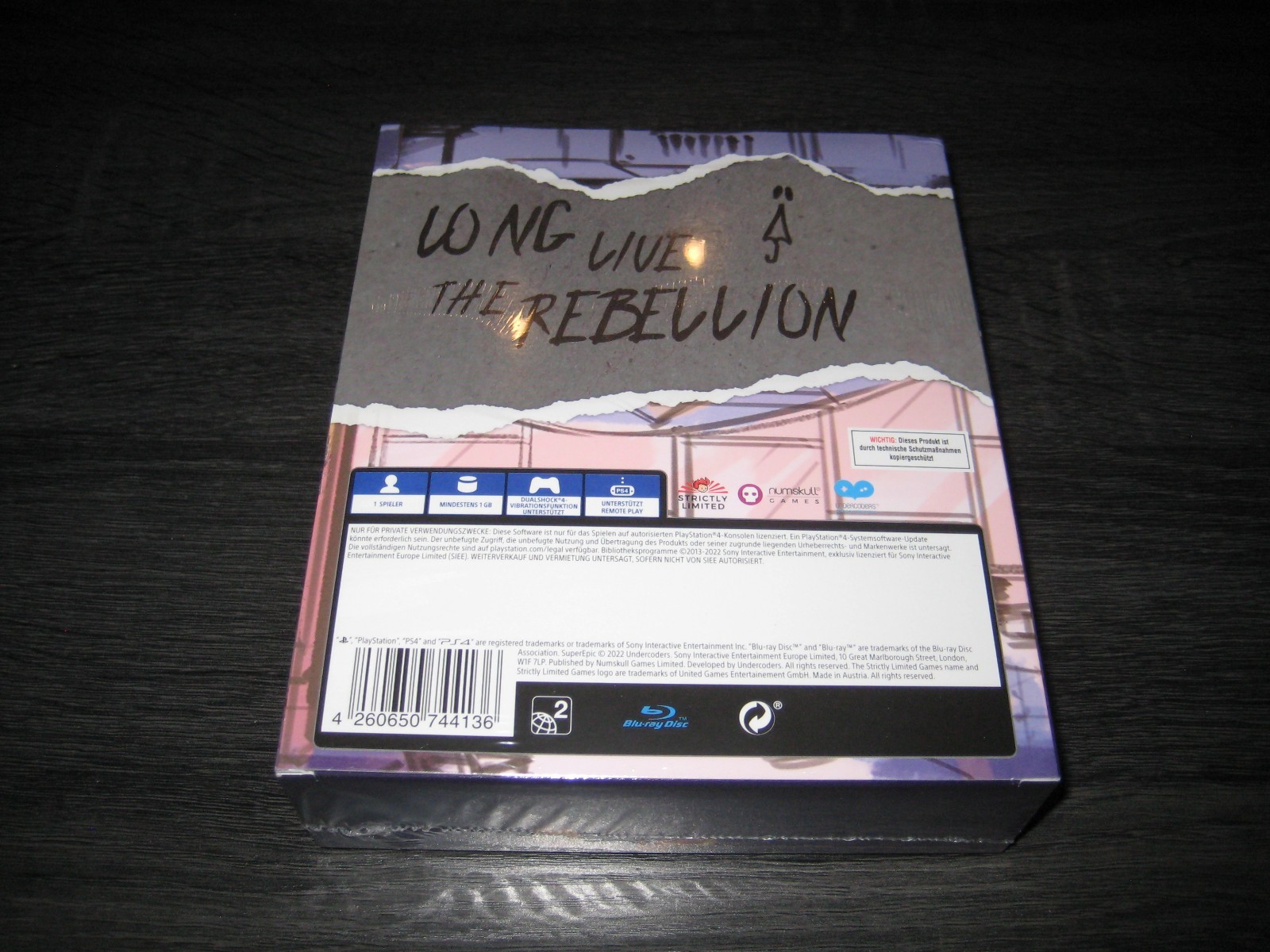 SUPEREPIC THE ENTERTAINMENT WAR SPECIAL LIMITED EDITION (STRICTLY LIMITED 500)