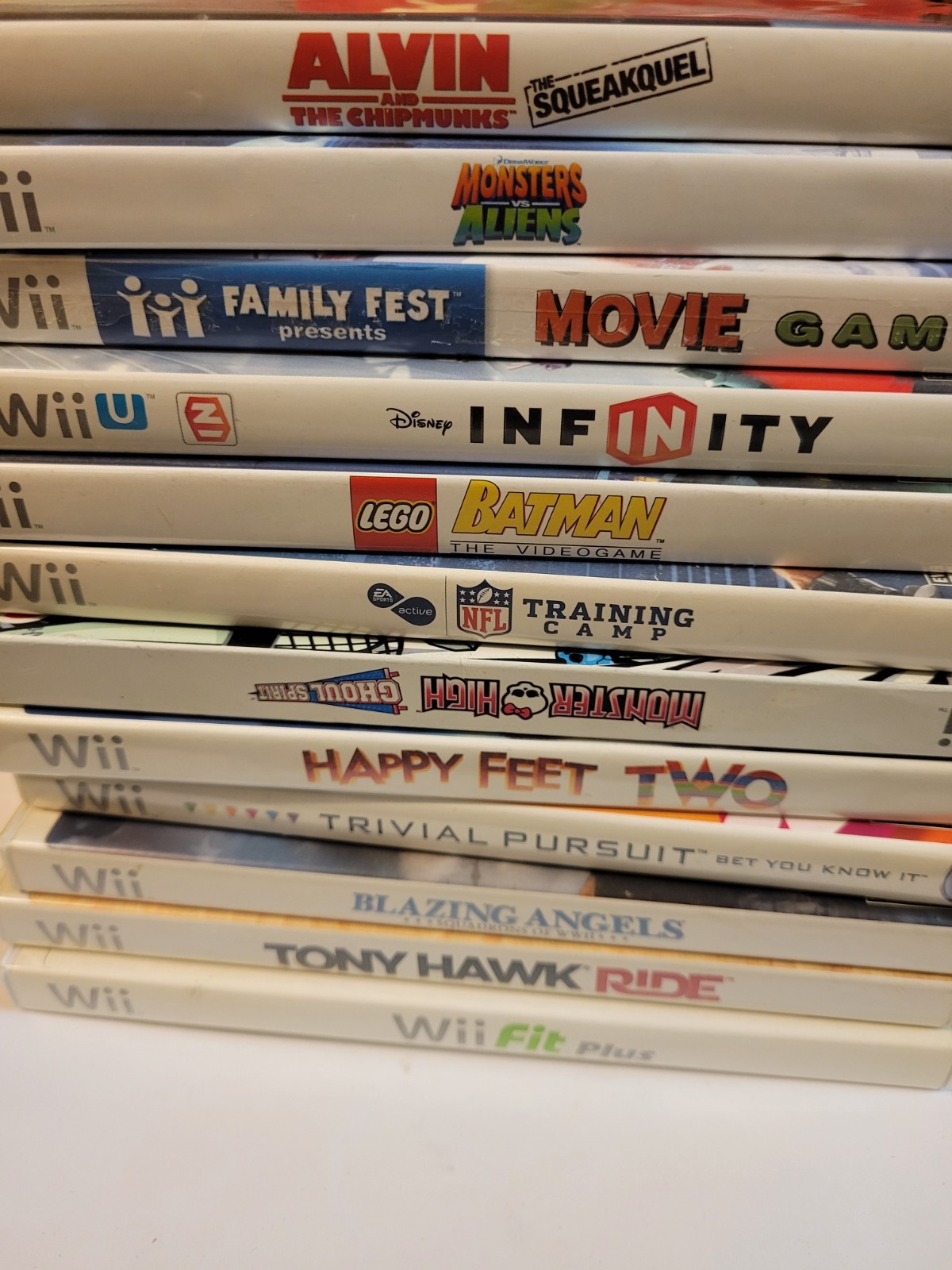 Lot of 12 Nintendo Wii games (Various Titles – See Description and Pictures)