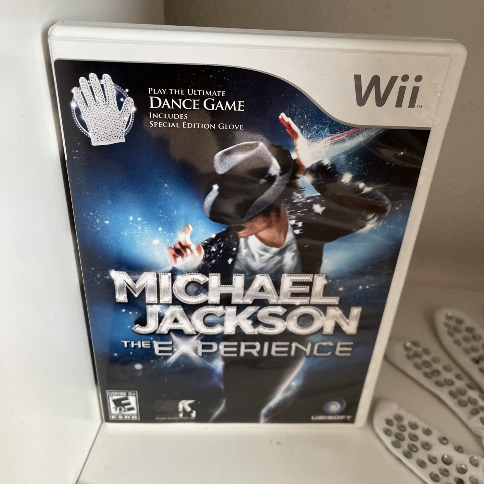 Michael Jackson: The Experience with RARE Glove (Wii, 2010)