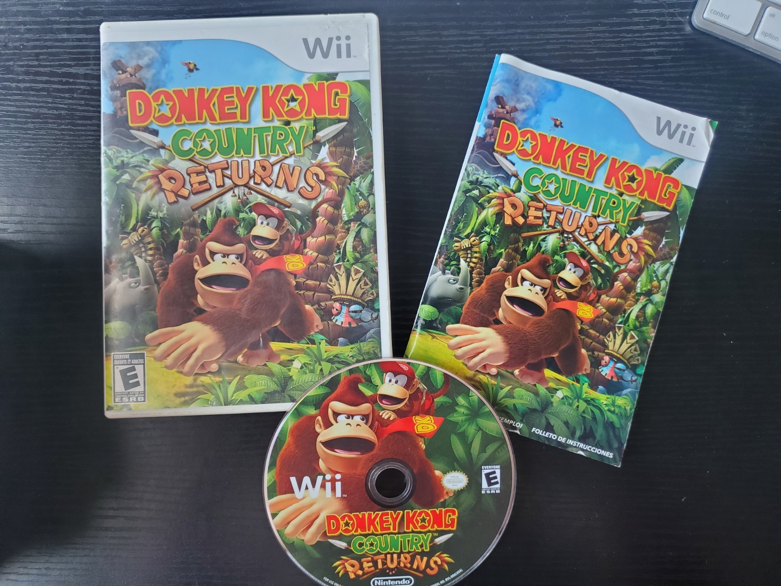 Donkey Kong Country Returns (Nintendo Wii, 2010) COMPLETE diskl/case/manual