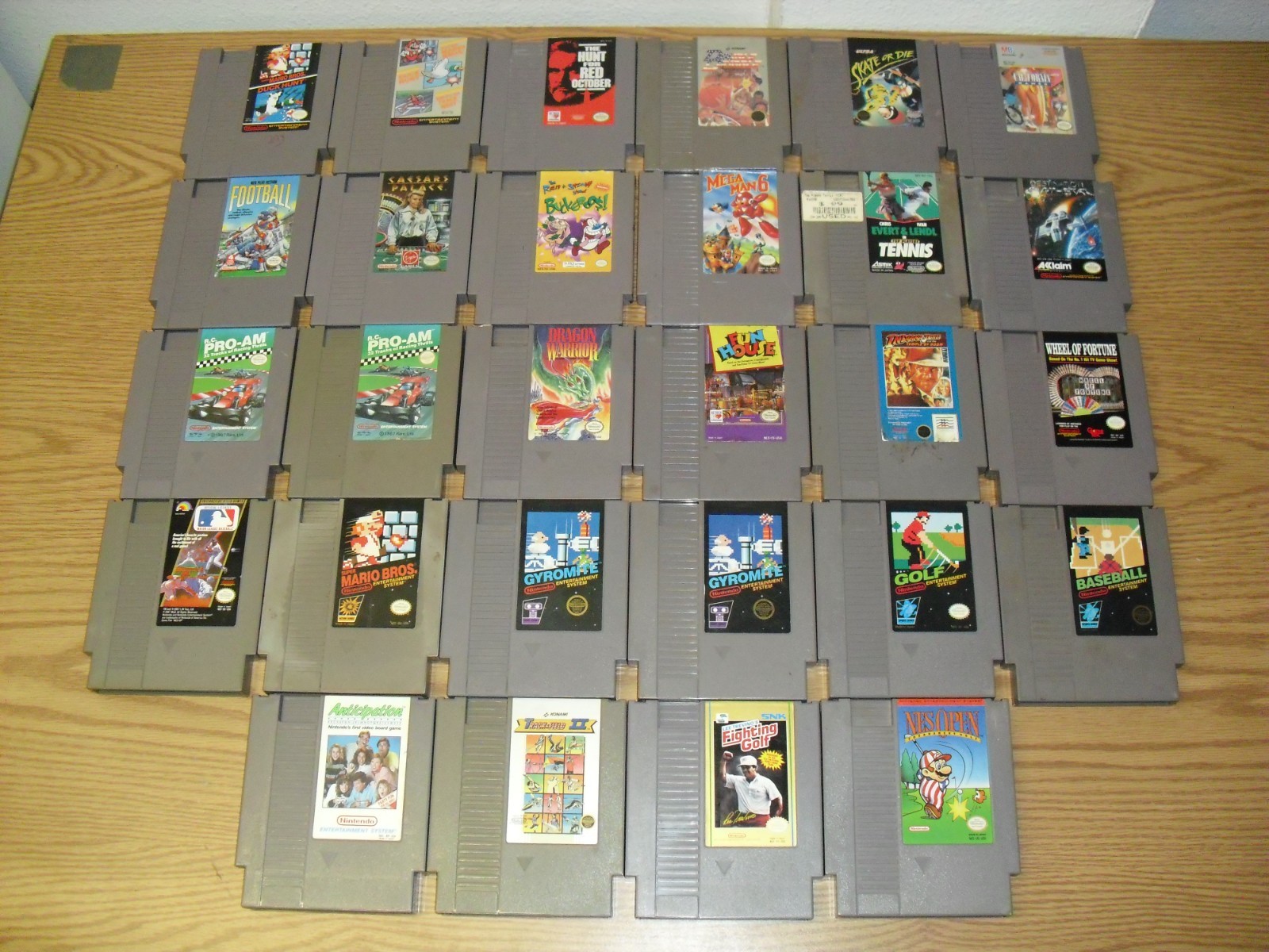 Lot of 28 NES games! Mega Man 6 Ren & Stimpy Buckaroos Dragon Warrior Mario 32