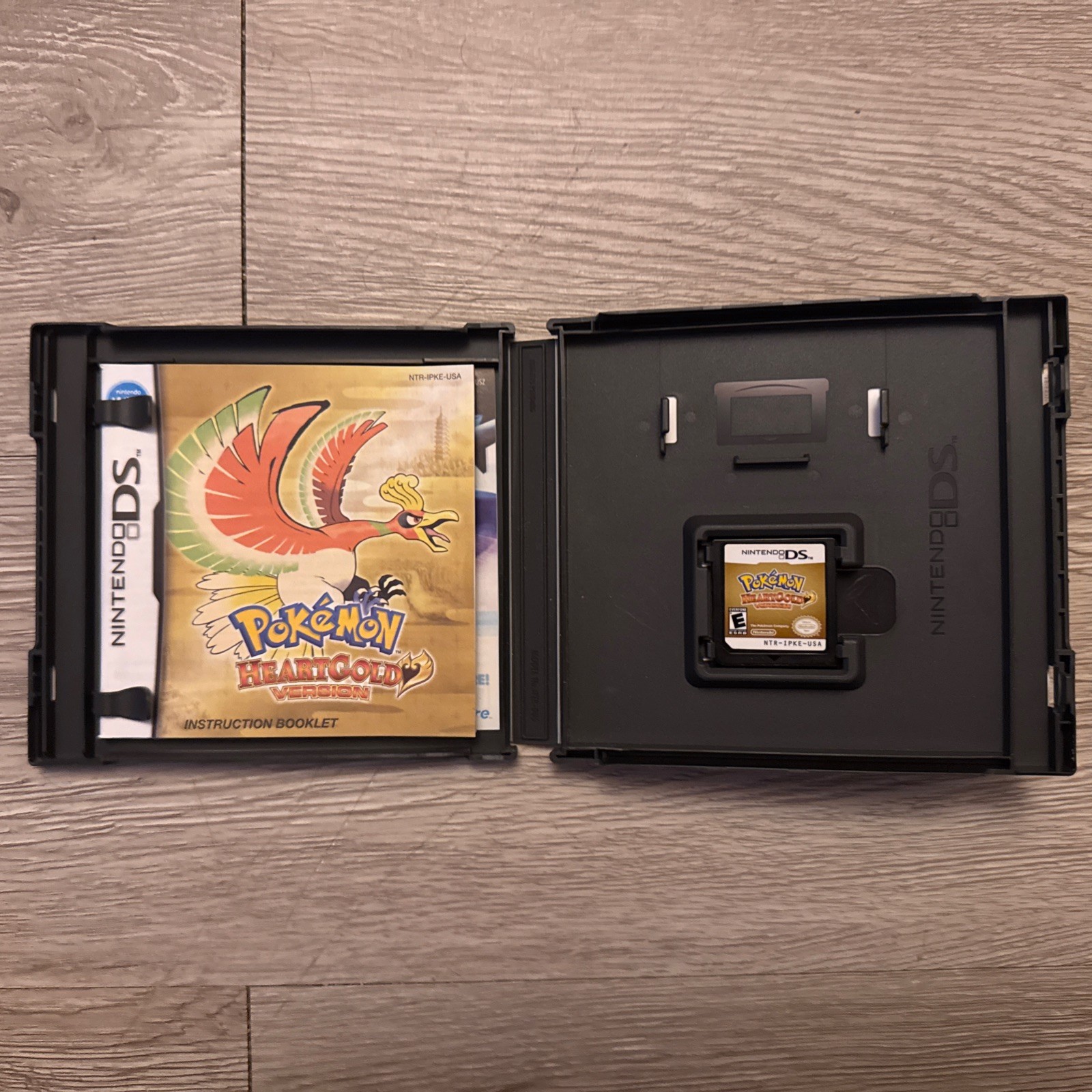 *CIB Authentic* Pokemon: HeartGold Version (Nintendo DS: 2010)