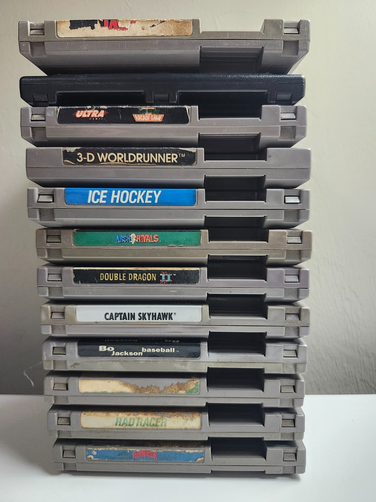 Nintendo NES 12 Hits Lot Jaws, Captian Skyhawk, Rad Racer, TMNT, Double Dragon 2