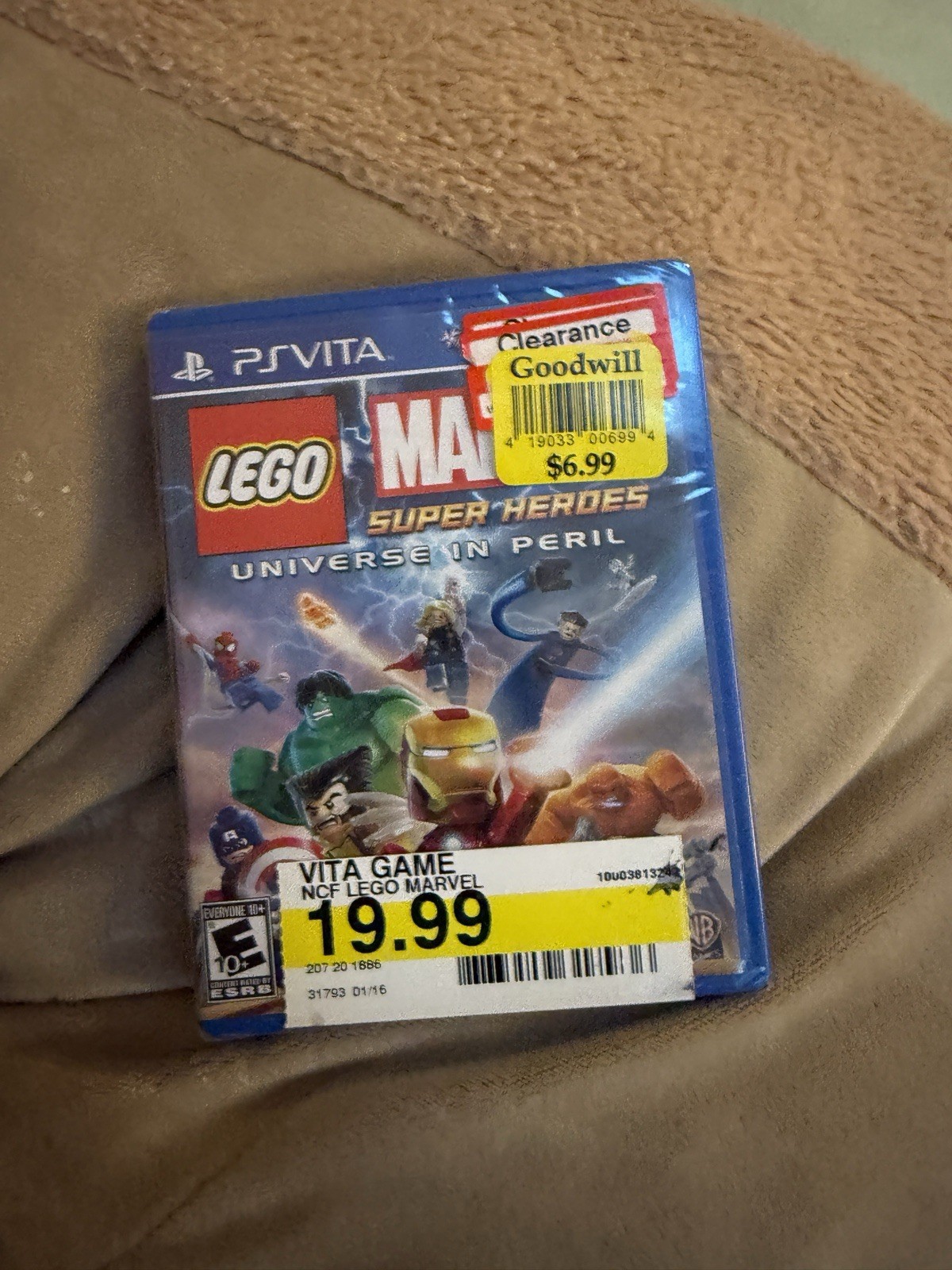 LEGO: Marvel Super Heroes Universe In Peril (PS Vita)