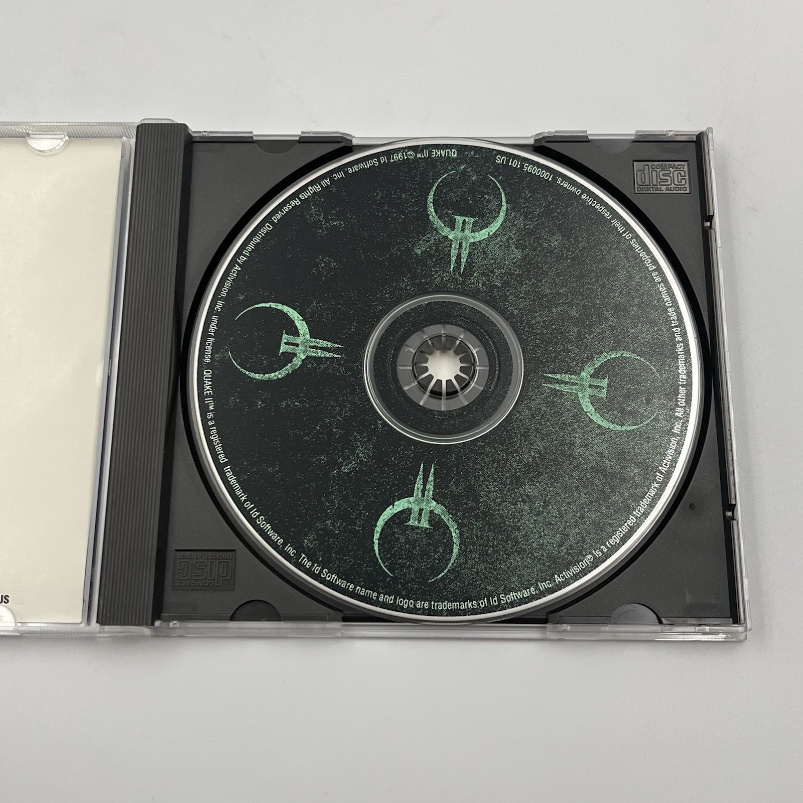 Quake II 2 PC CD-ROM Activision 1997 & Star Craft Blizzard ENT. 1998 Lot of 2