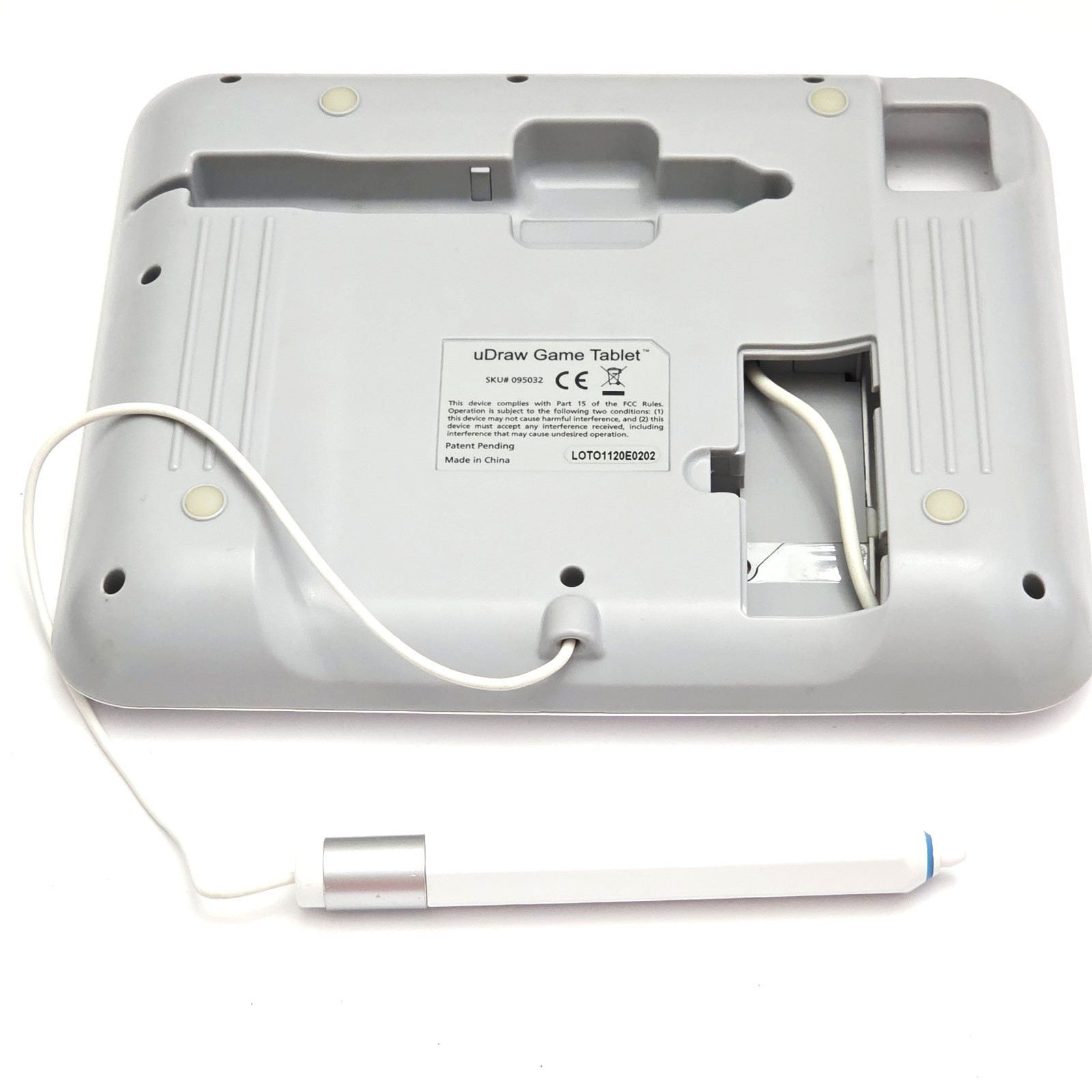 Nintendo Wii Console Bundle 2 Video Games uDraw Studio Tablet Controller Nunchuk