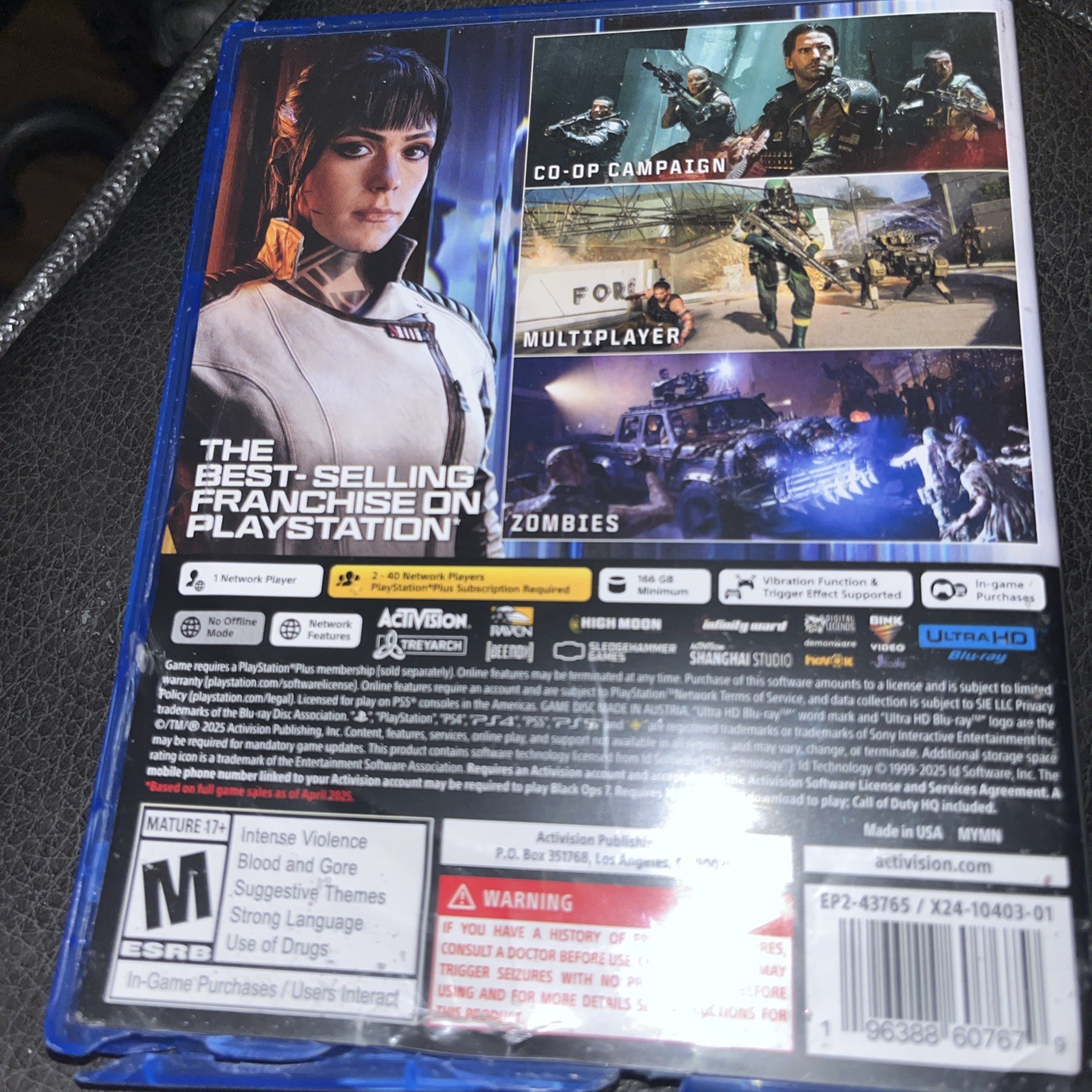 Call Of Duty Black Ops 7 for Playstation 5. box is damaged. New.
