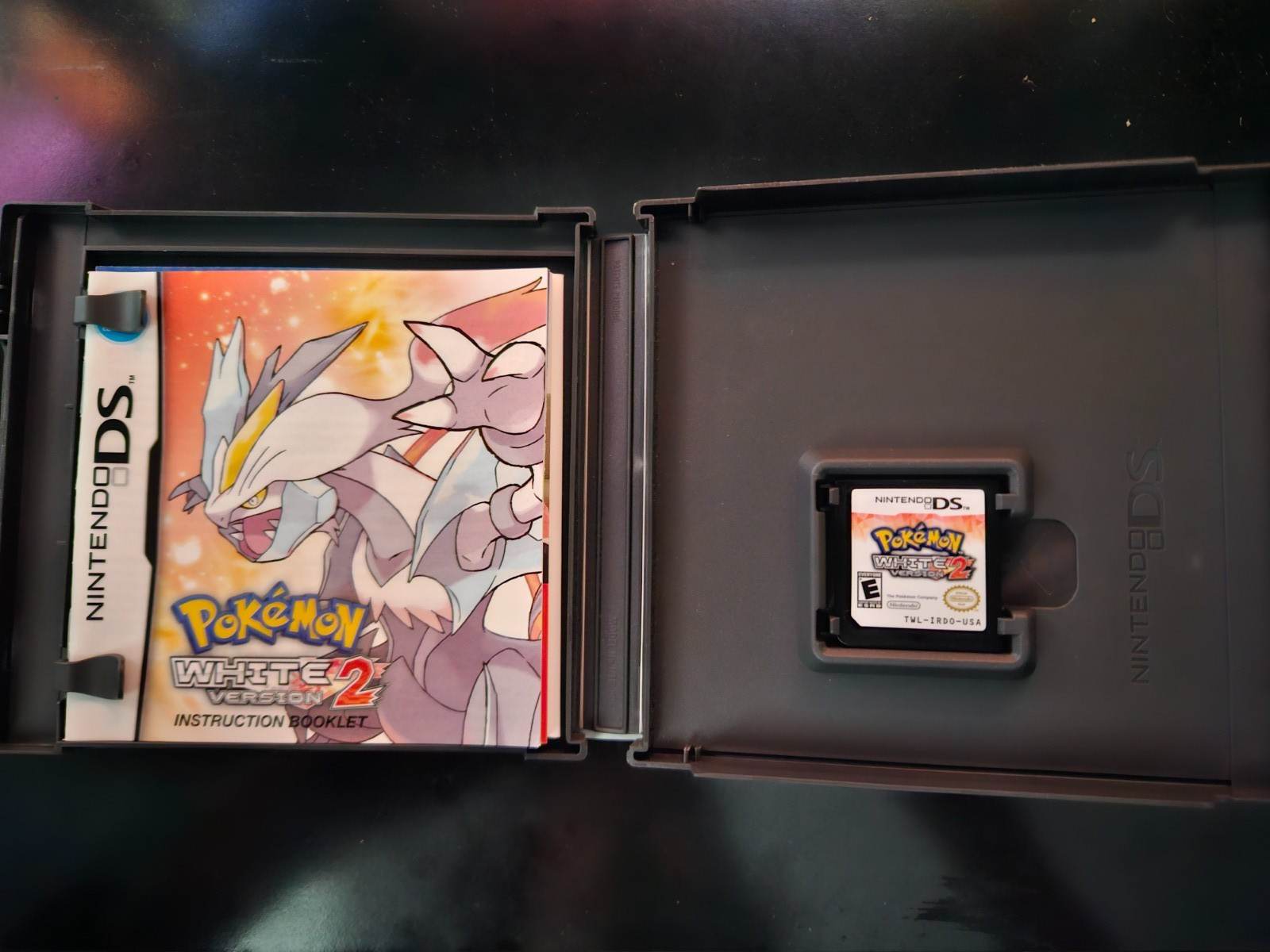 Pokemon: White Version 2 Nintendo DS CIB TESTED & AUTHENTIC