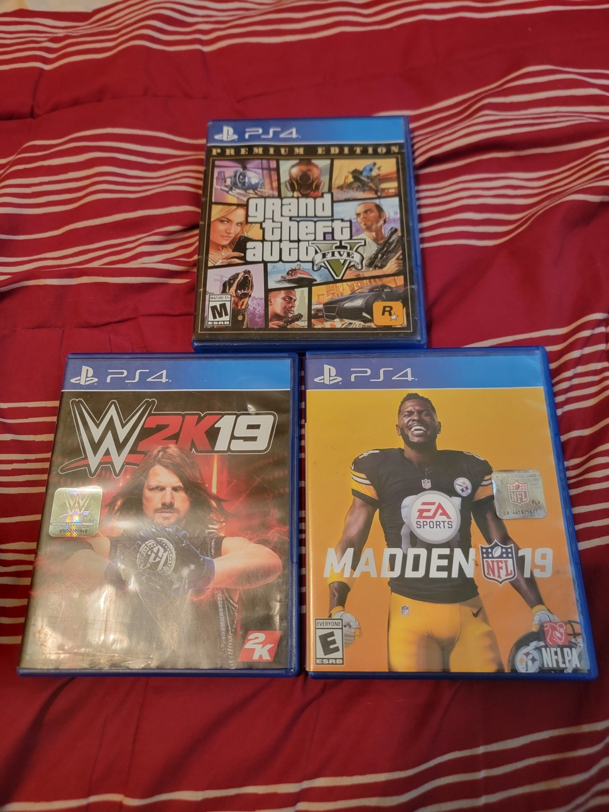 Grand Theft Auto V Premium Edition – WWE 2K19 – Madden 19 PS4 Lot